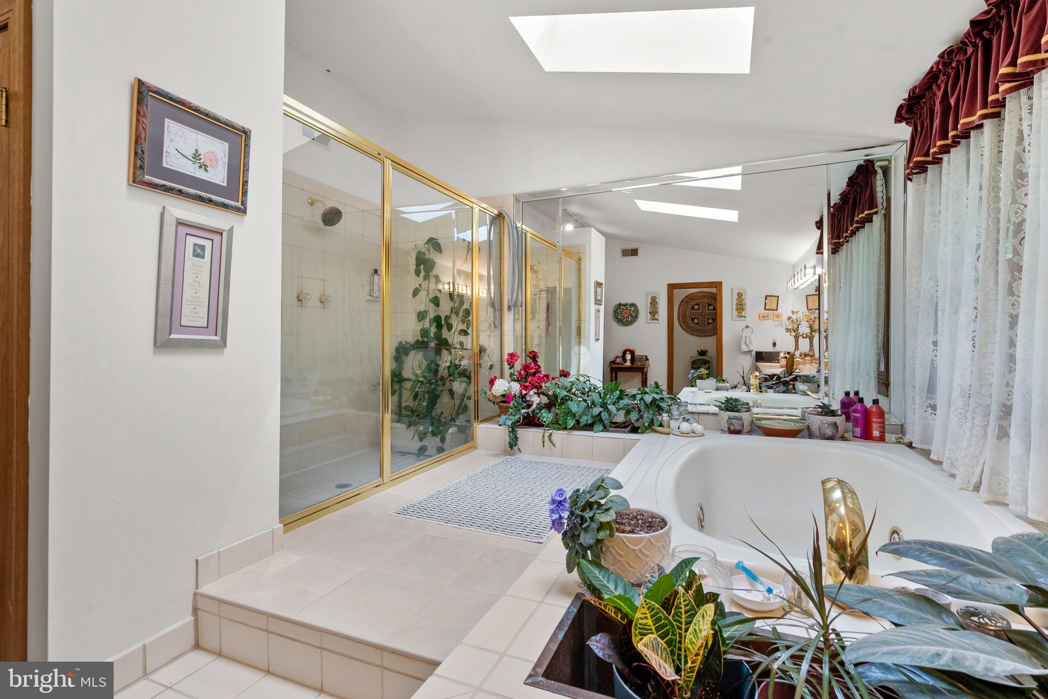 ASHTON OAKS - Residential