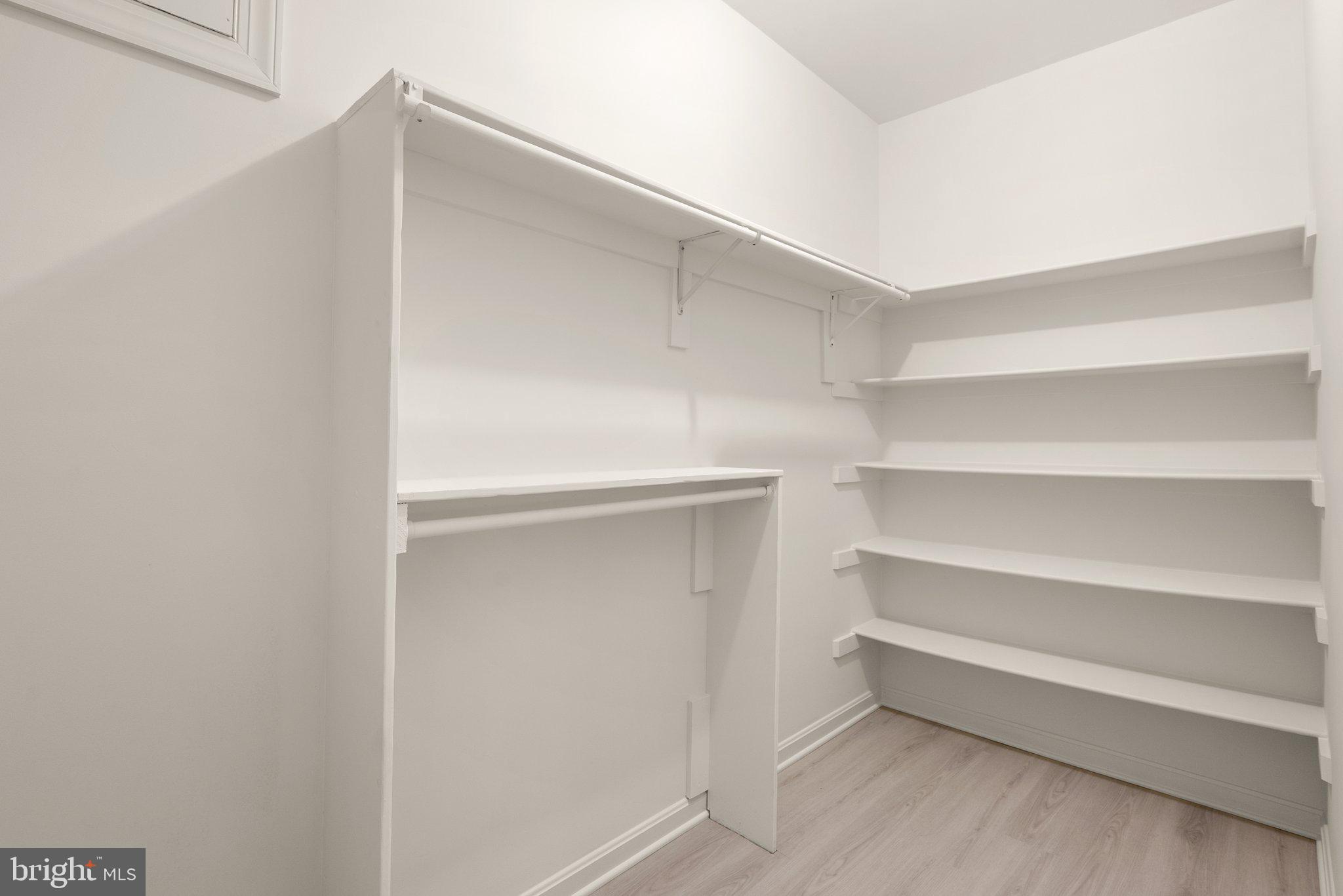 ASHTON OAKS - Residential