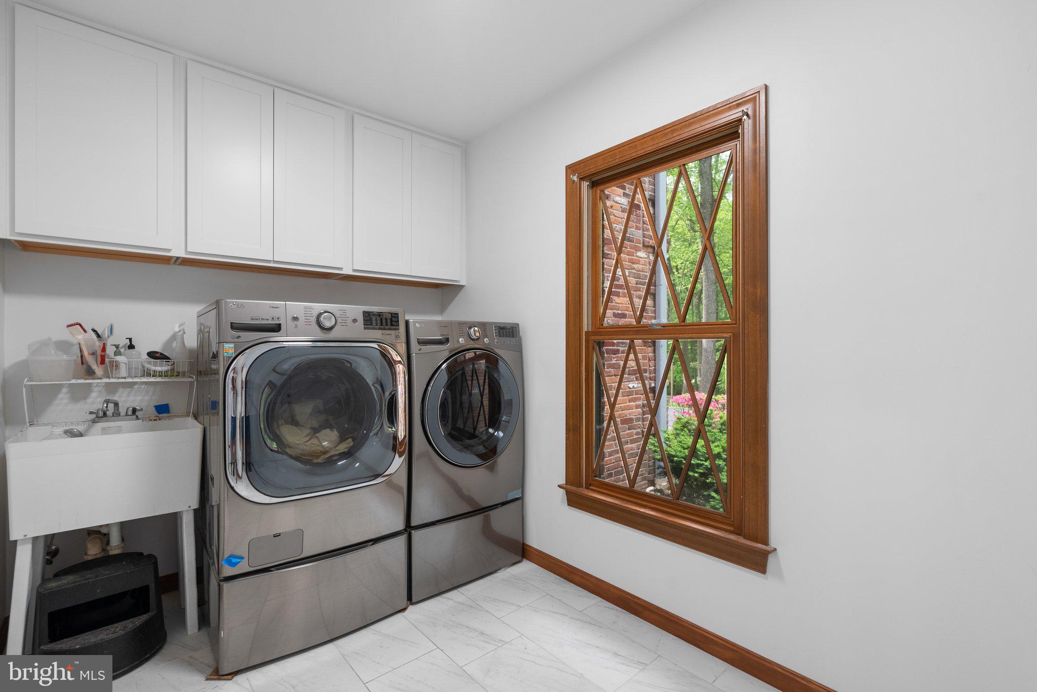 ASHTON OAKS - Residential