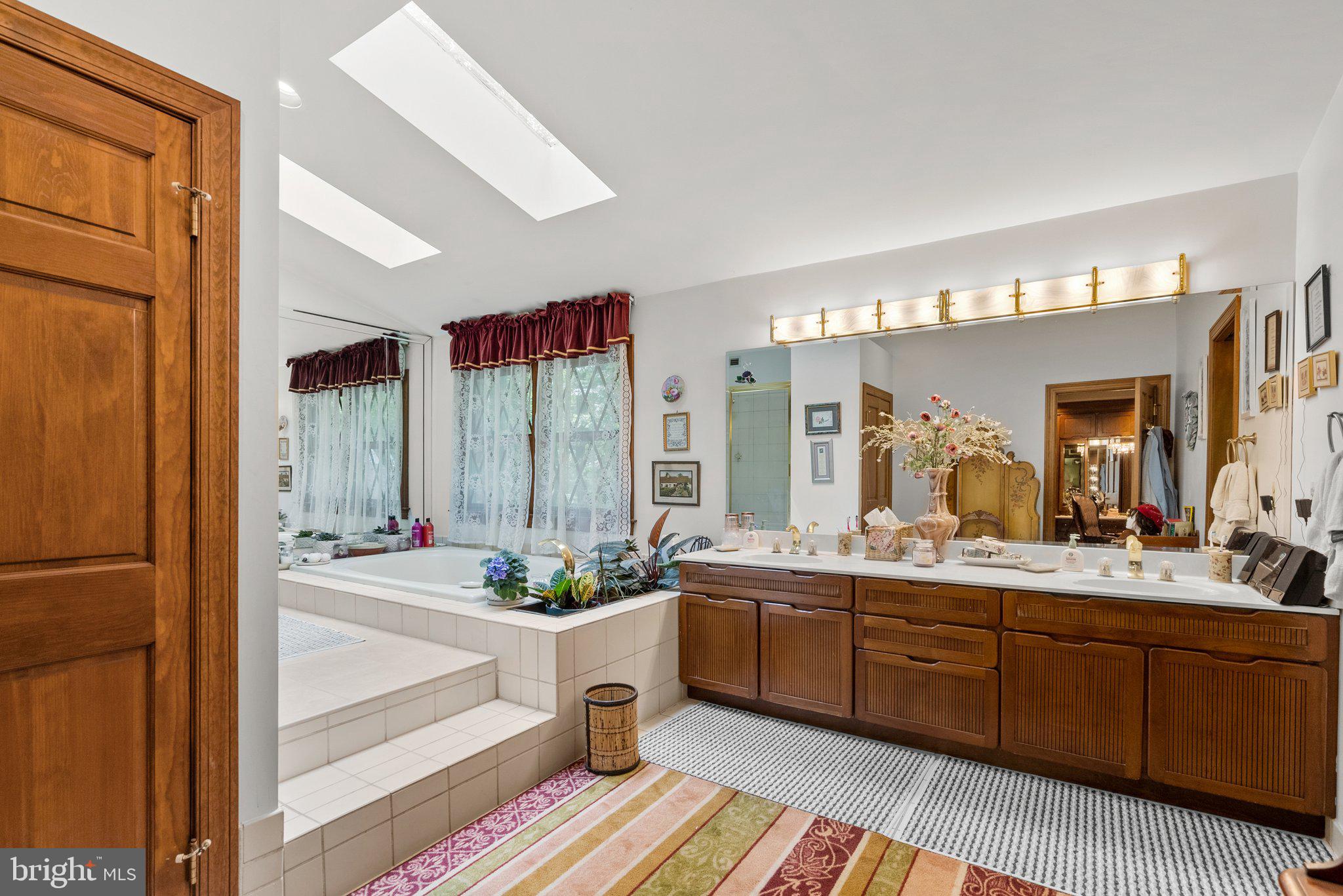 ASHTON OAKS - Residential