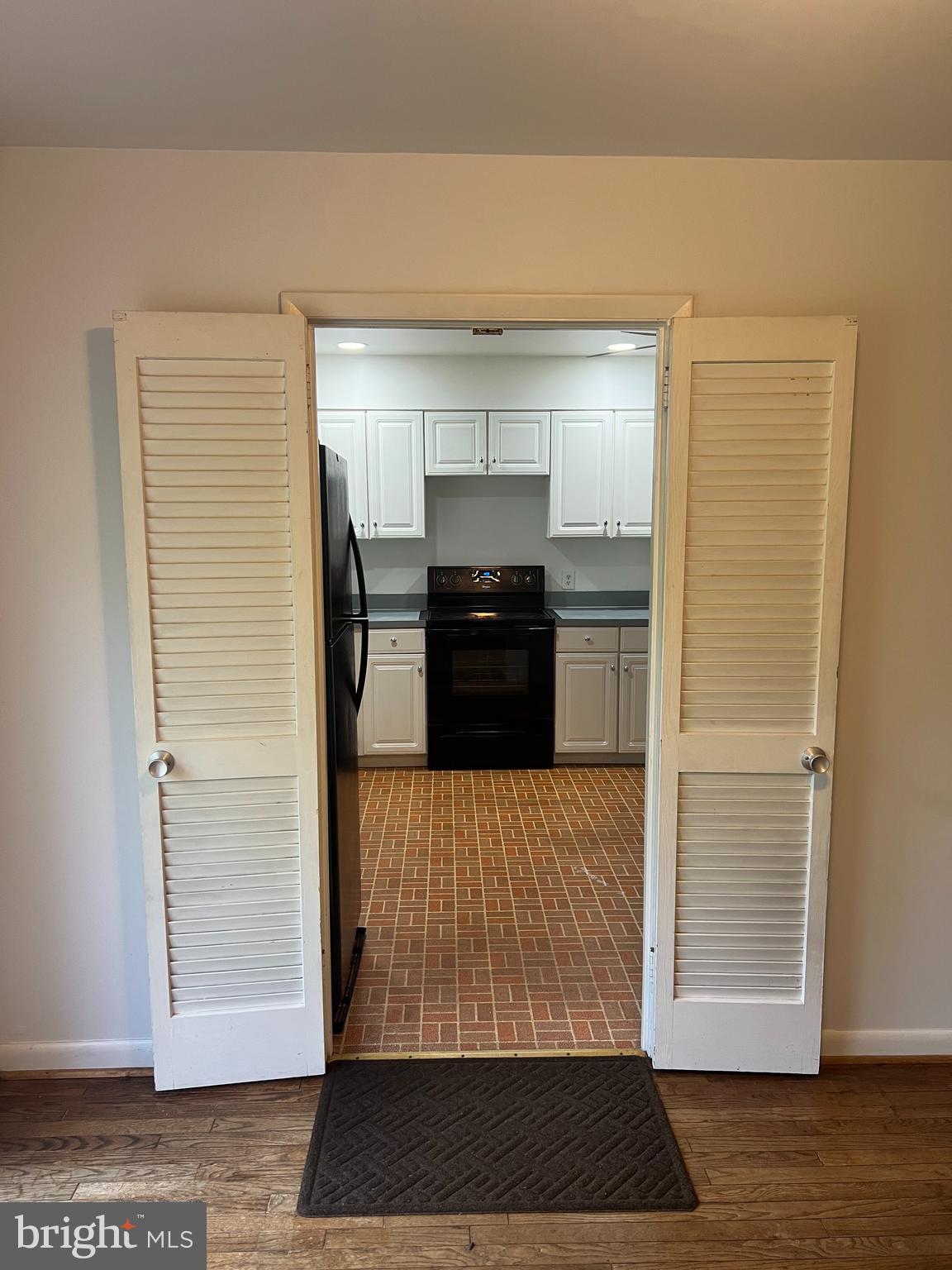 GOLF COURSE SQUARE - Residential Lease