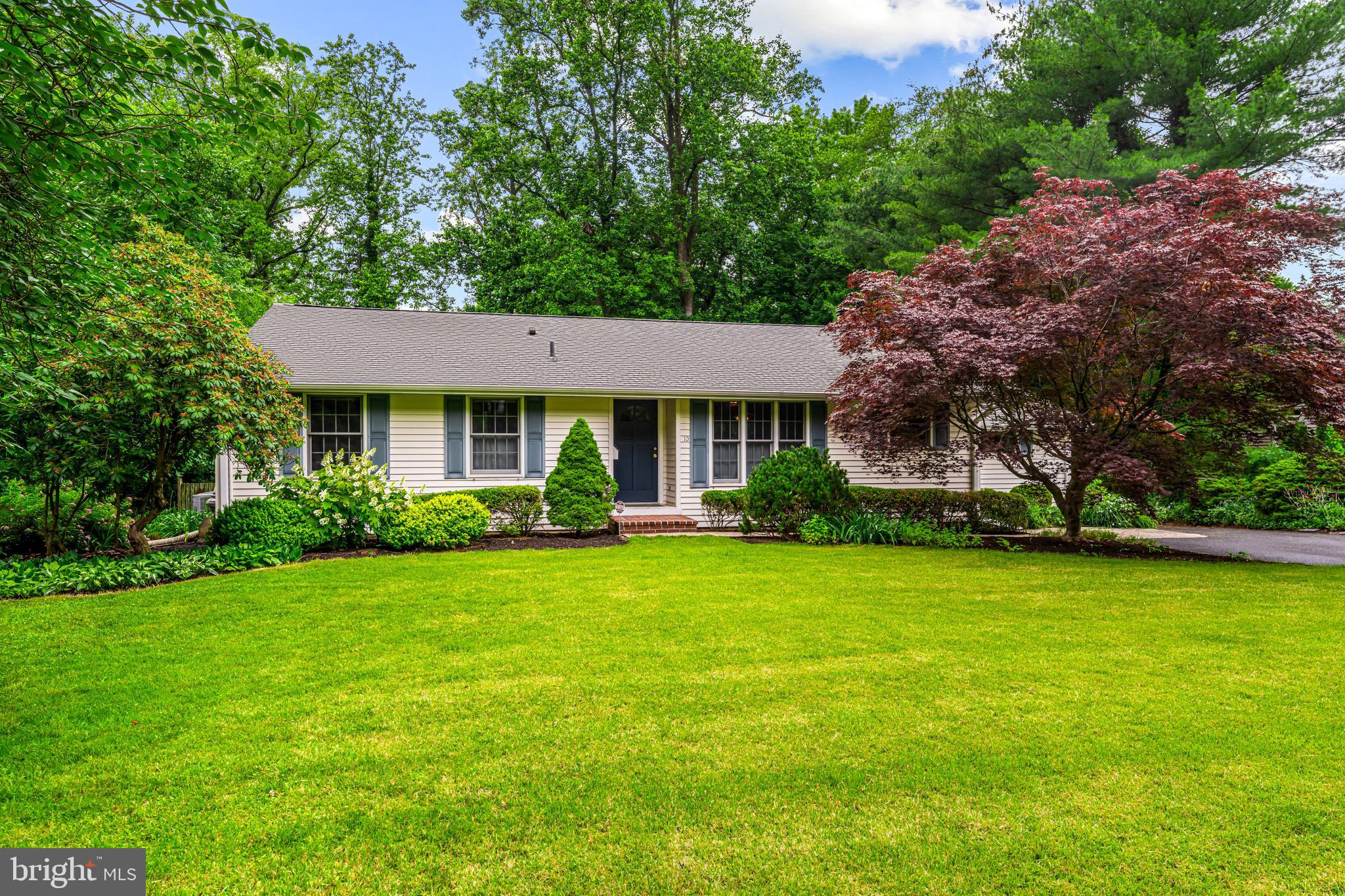 10 S SHIRLEY AVENUE