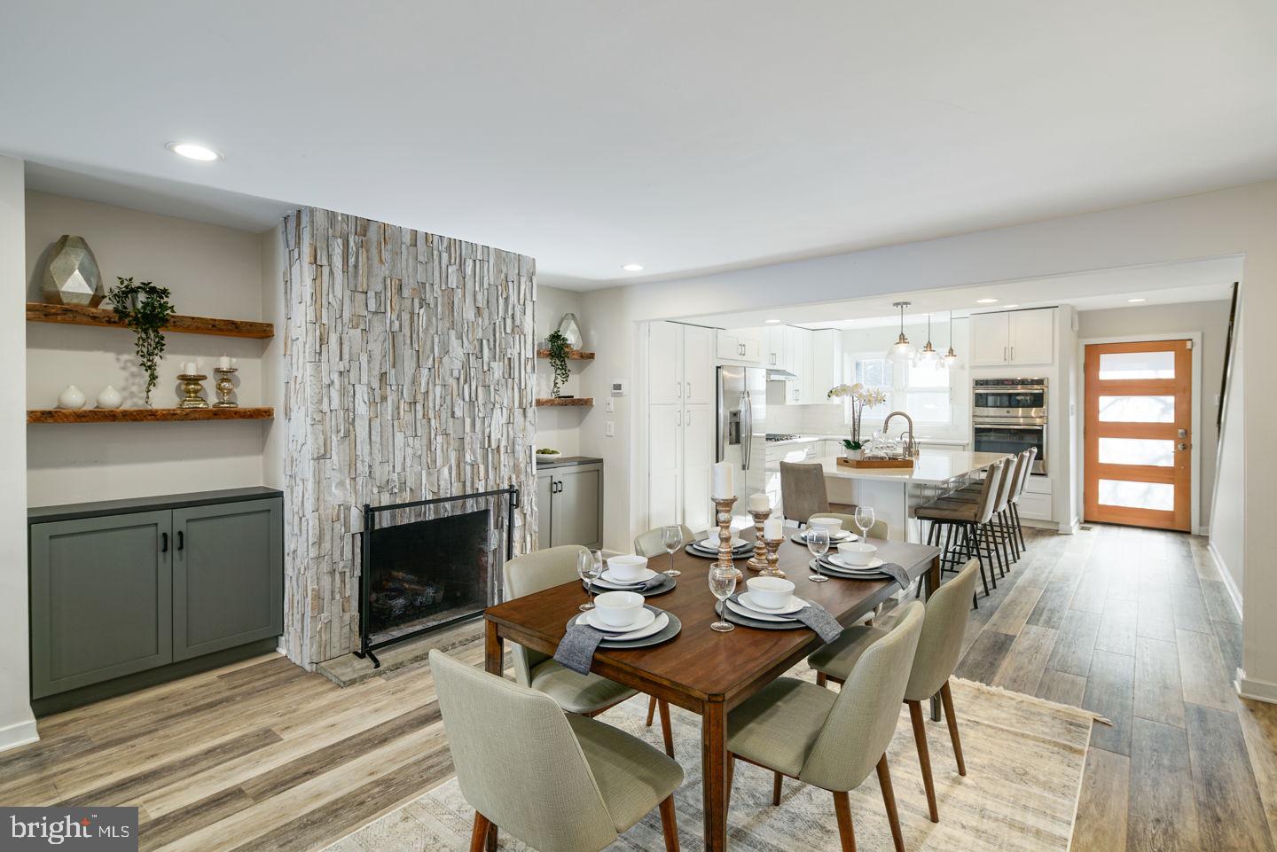 QUEEN VILLAGE - Residential