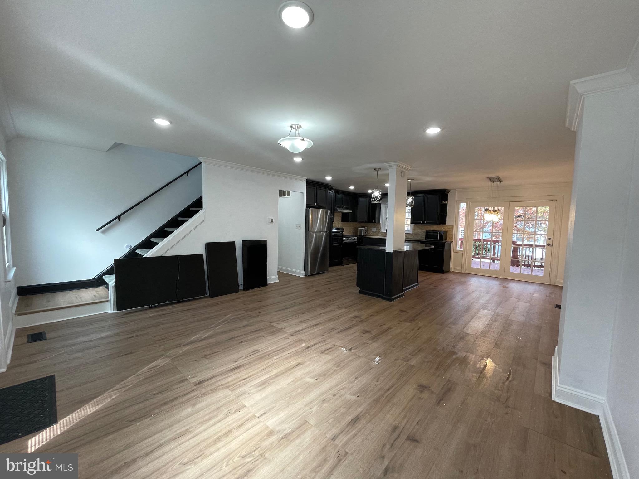 14878 LAMBETH SQUARE