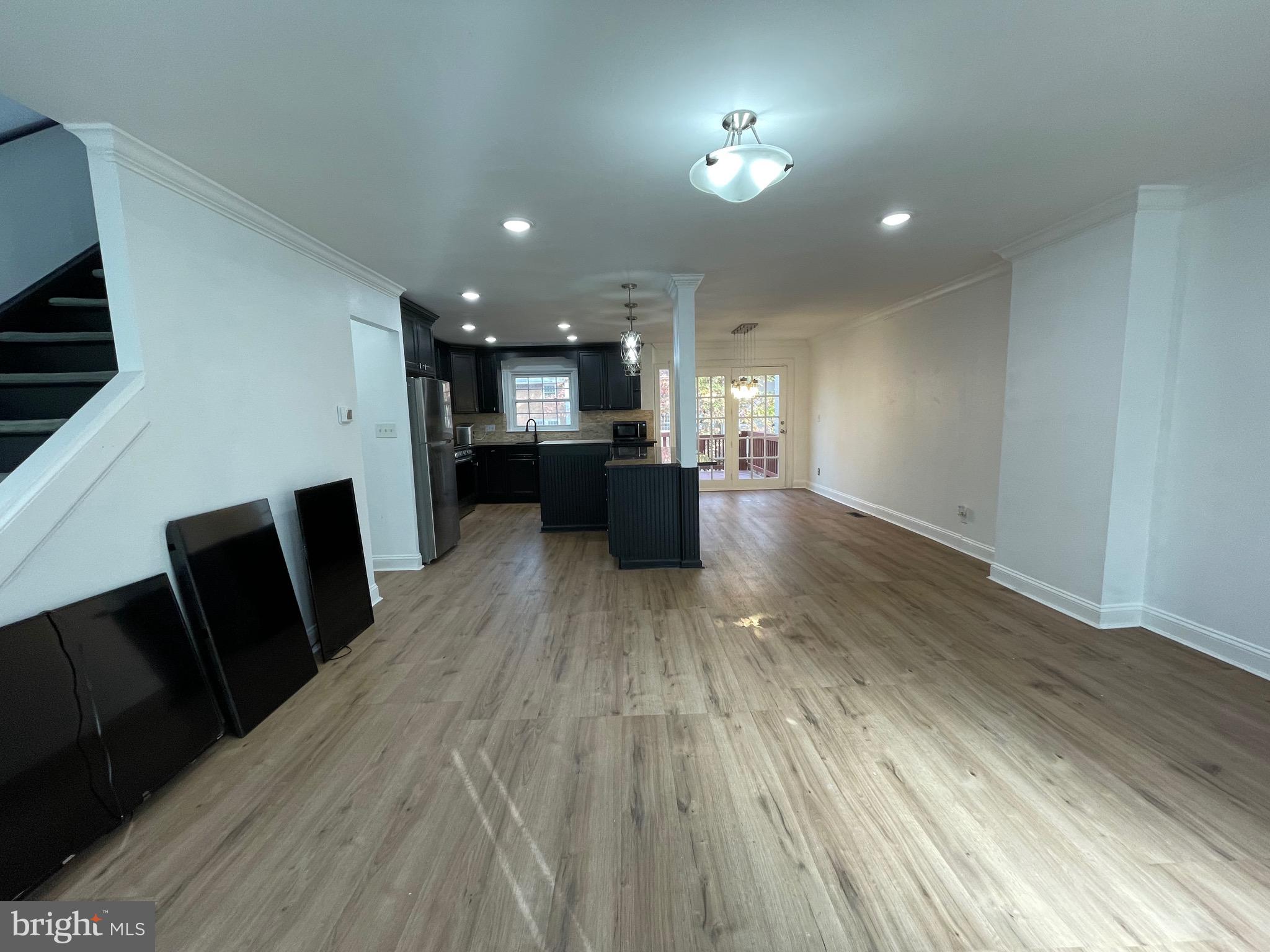 14878 LAMBETH SQUARE