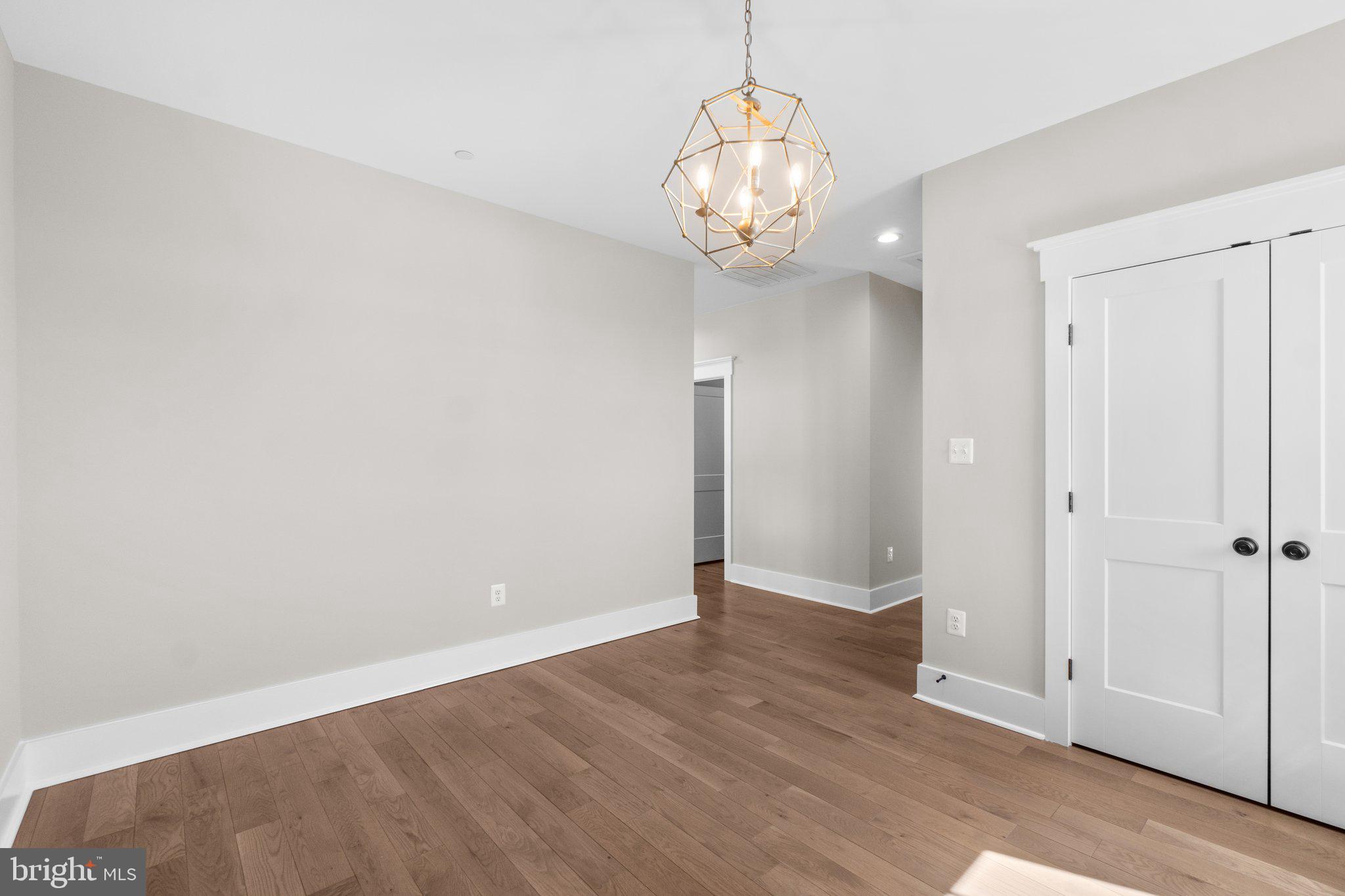 MIDDLETOWN - Residential