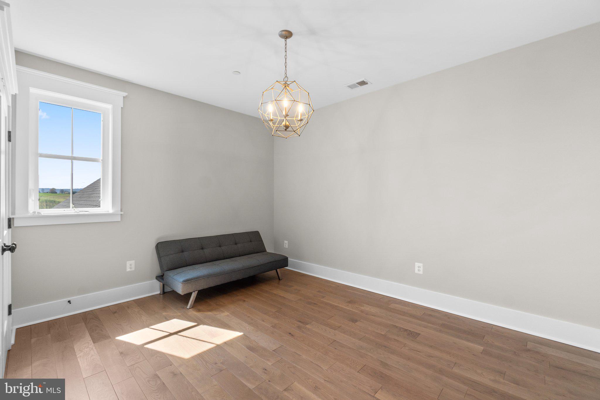 MIDDLETOWN - Residential