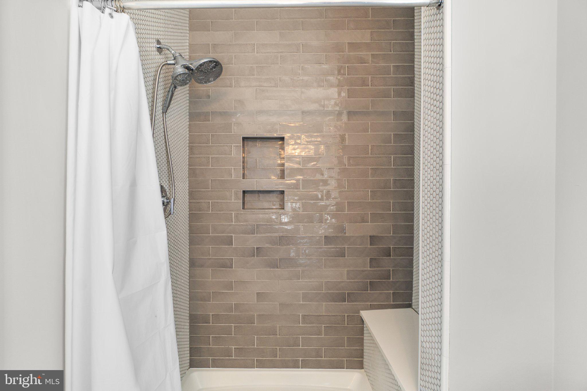 MIDDLETOWN - Residential