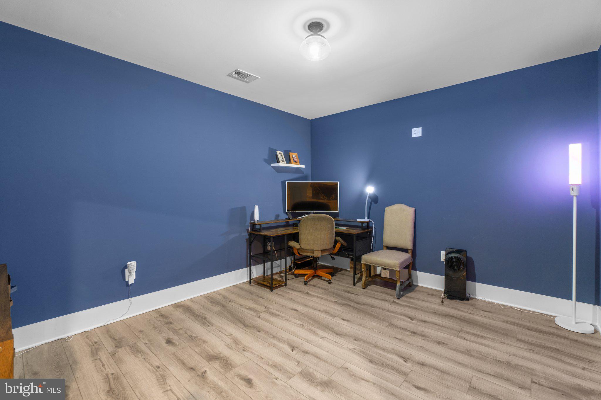 MIDDLETOWN - Residential