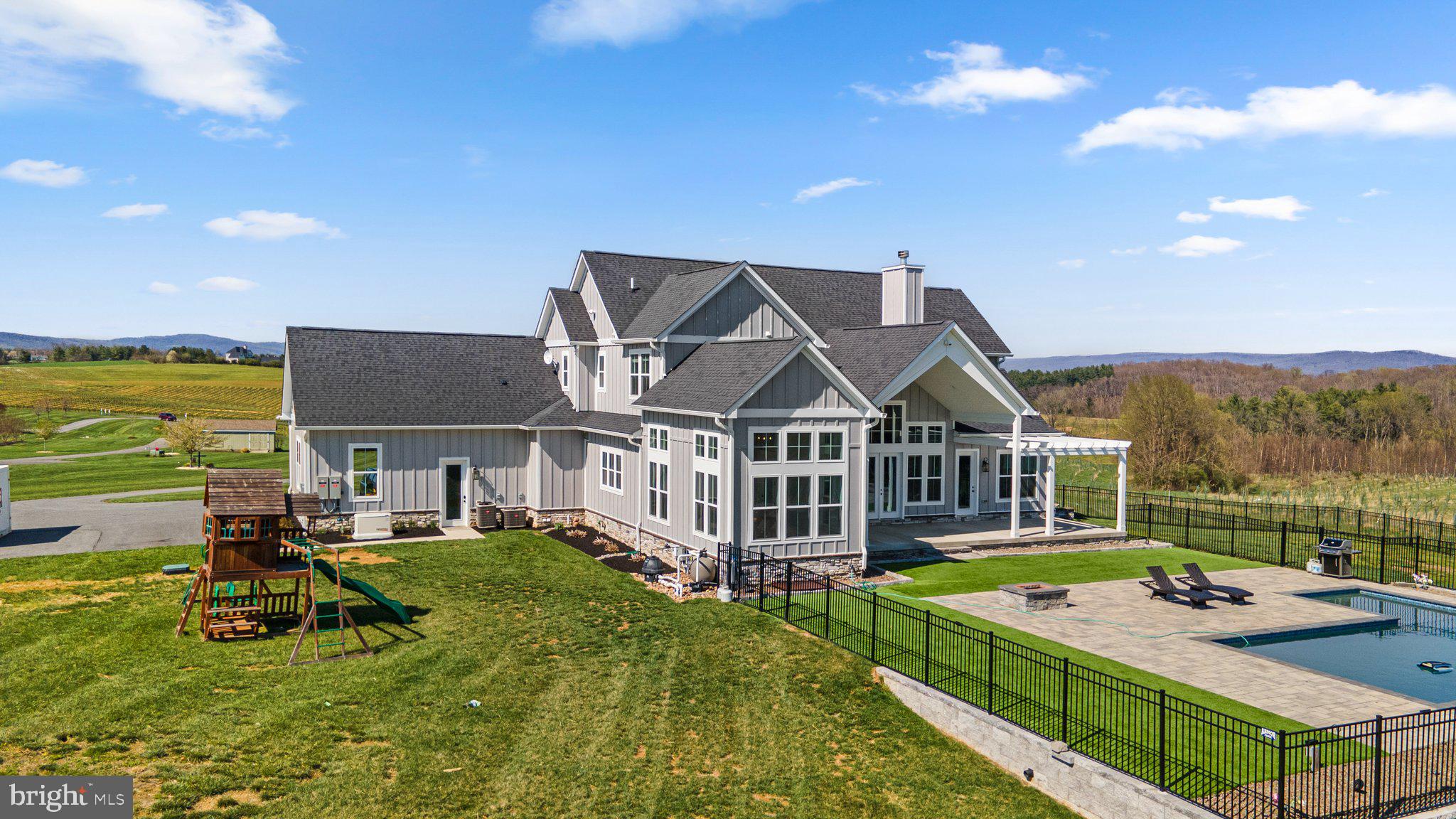 MIDDLETOWN - Residential