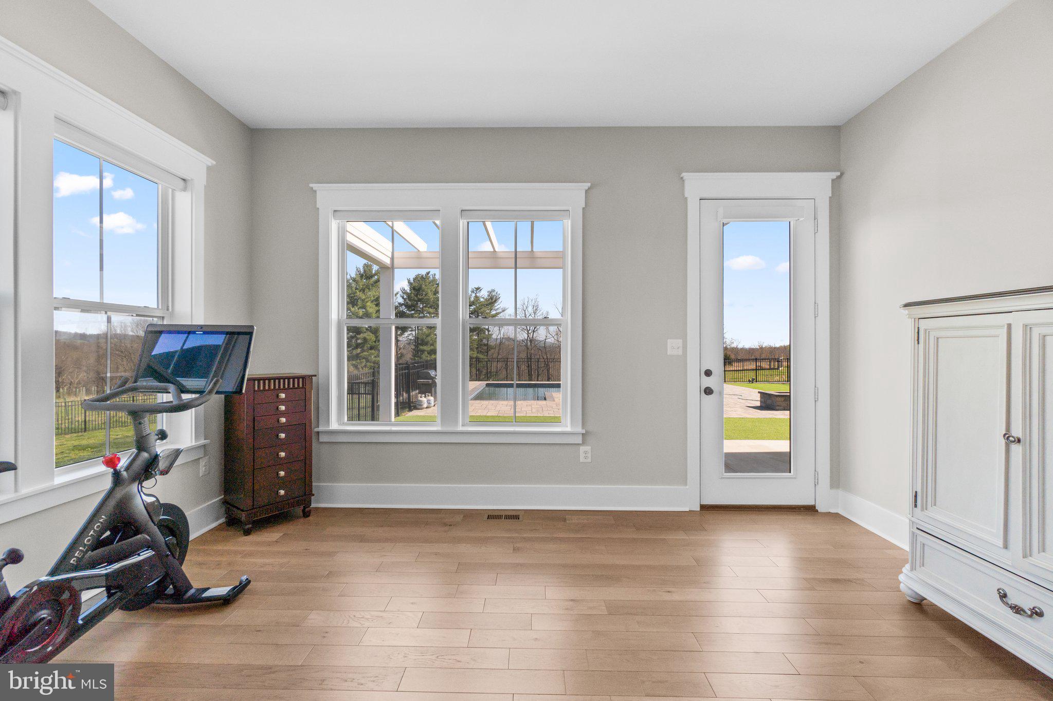 MIDDLETOWN - Residential