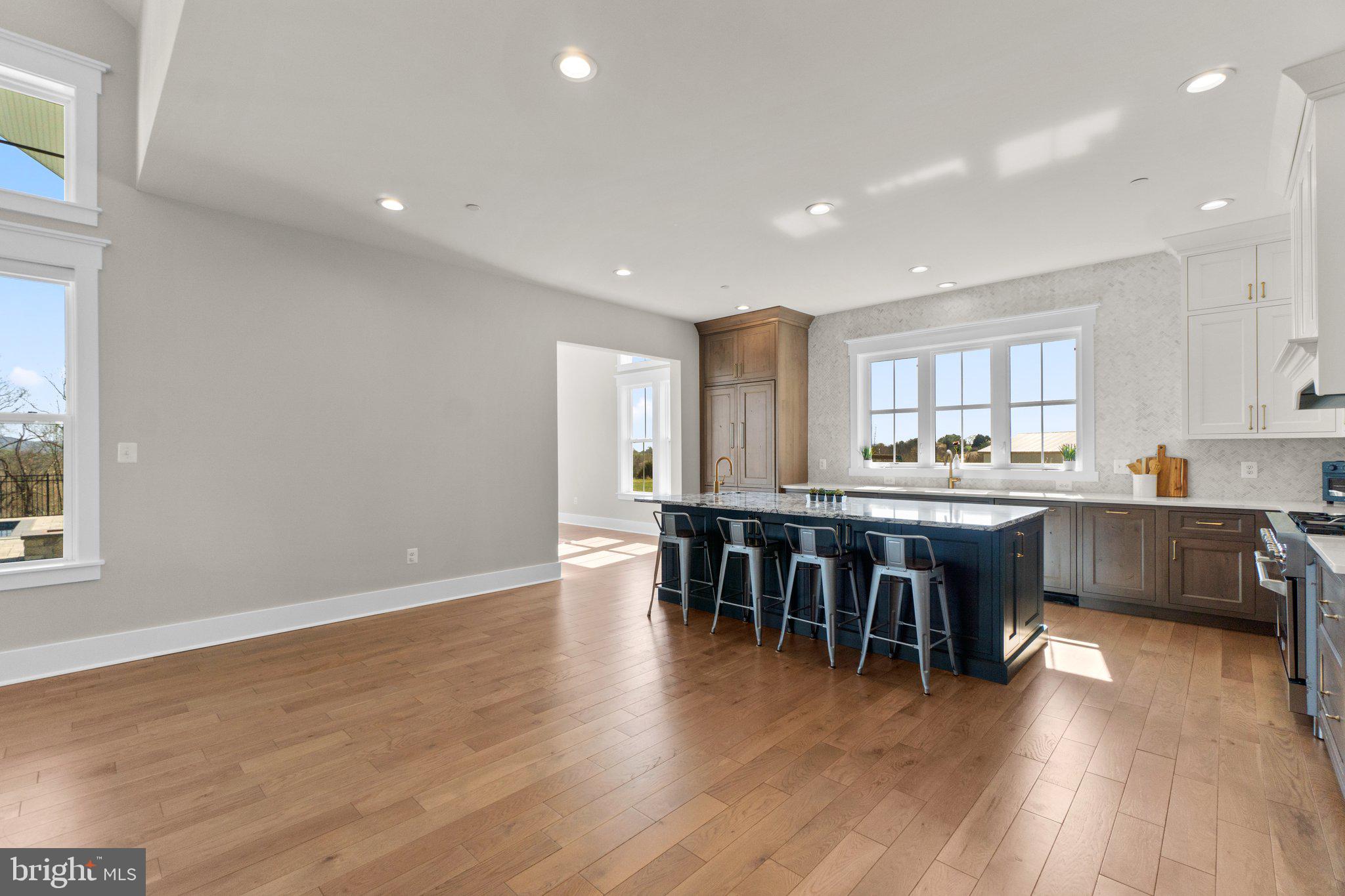 MIDDLETOWN - Residential