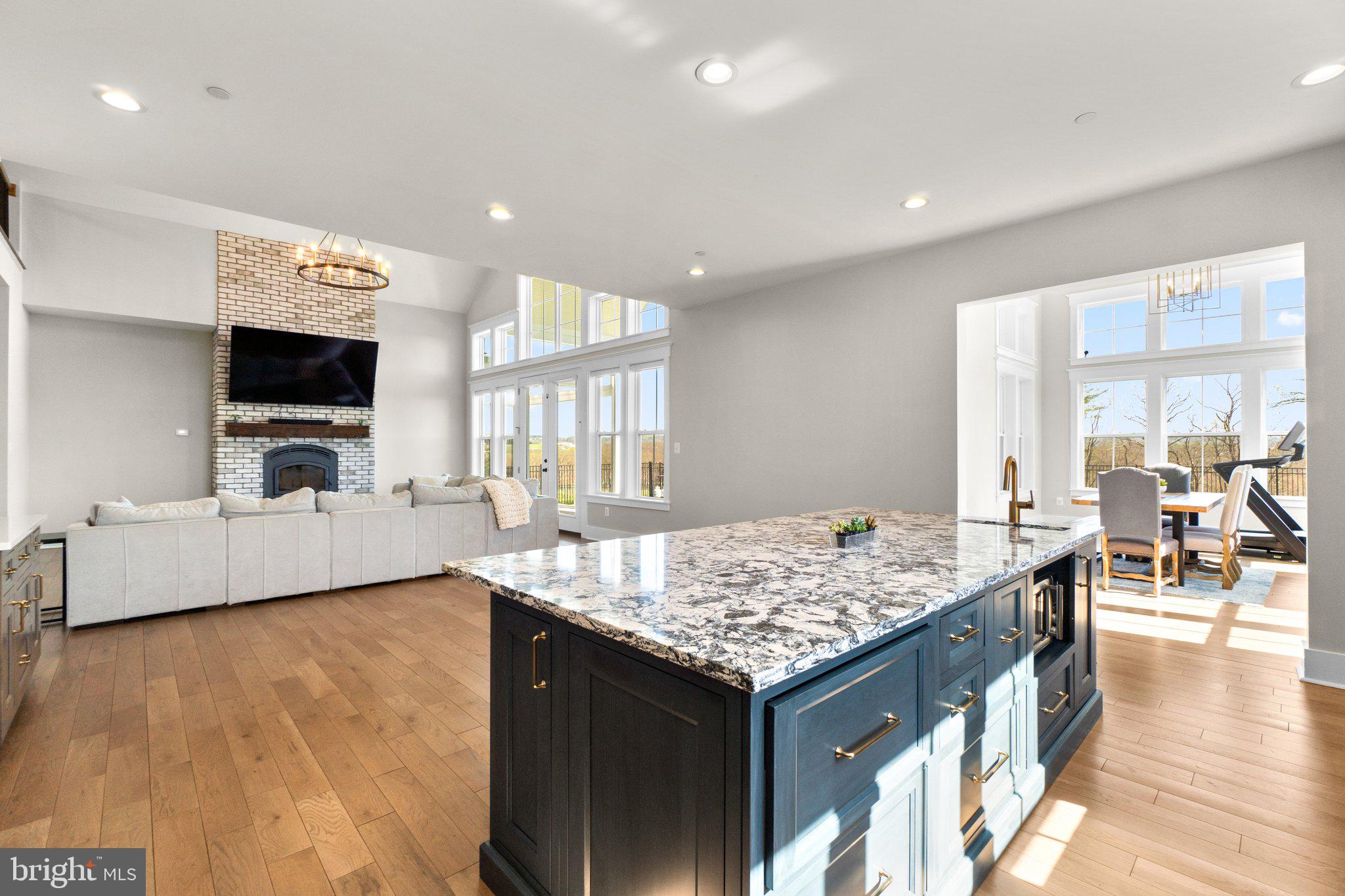 MIDDLETOWN - Residential