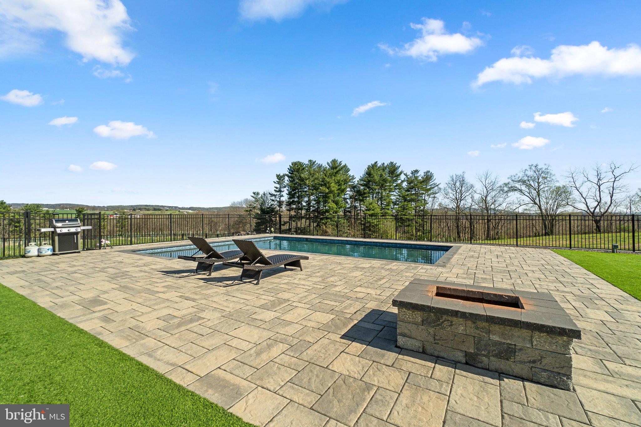 MIDDLETOWN - Residential