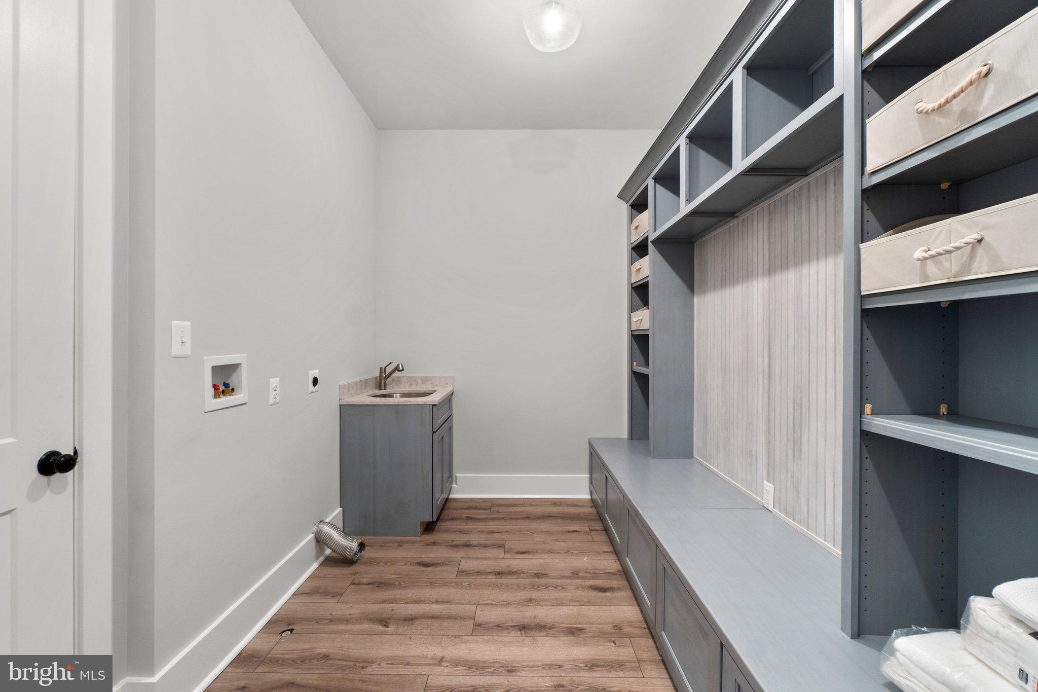 MIDDLETOWN - Residential