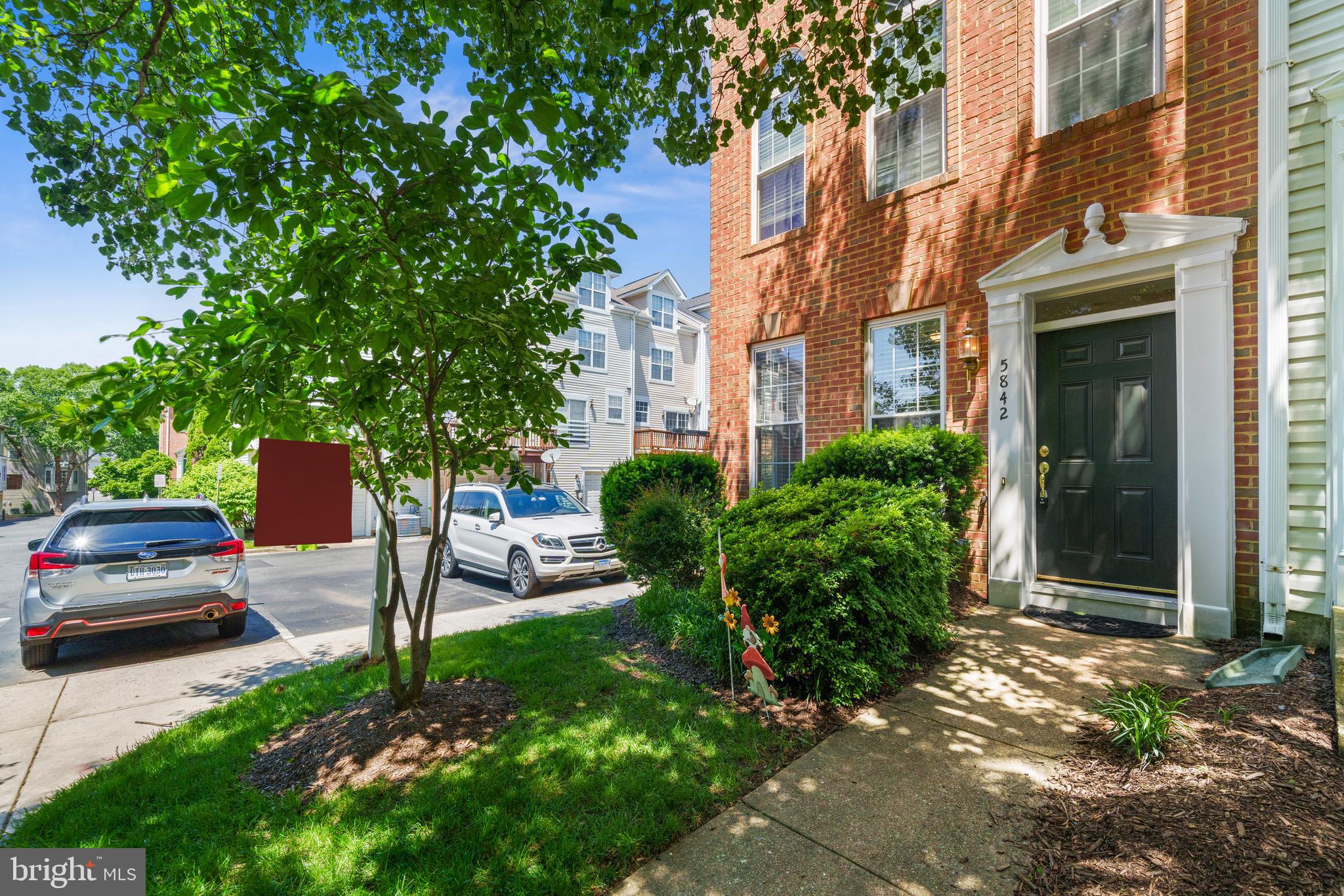 5842 COWLING COURT