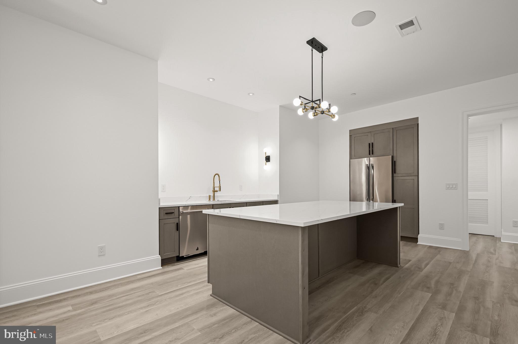 KENWOOD - Residential