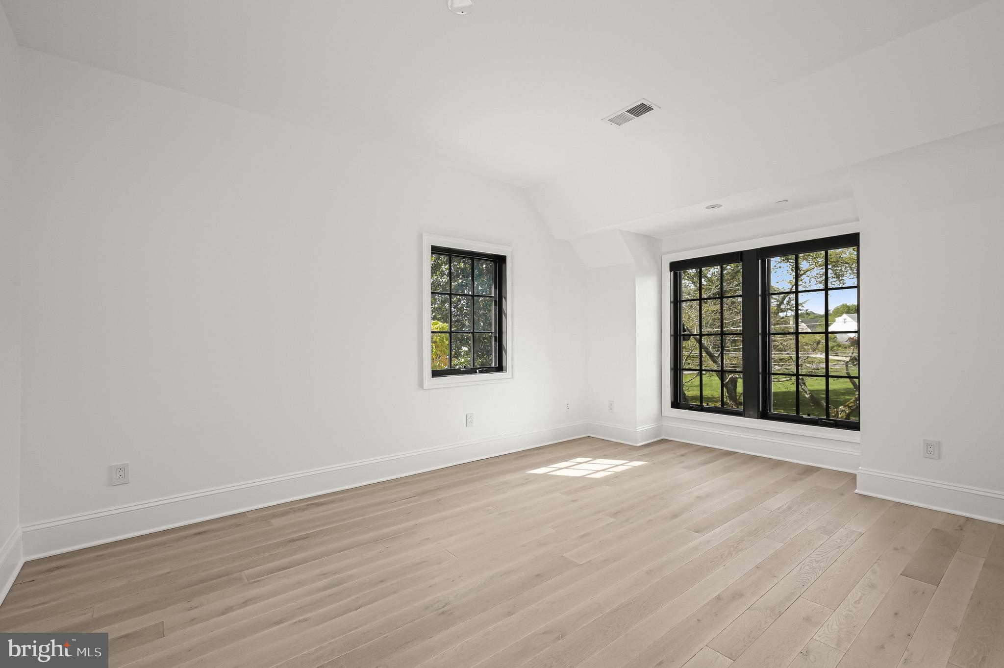 KENWOOD - Residential