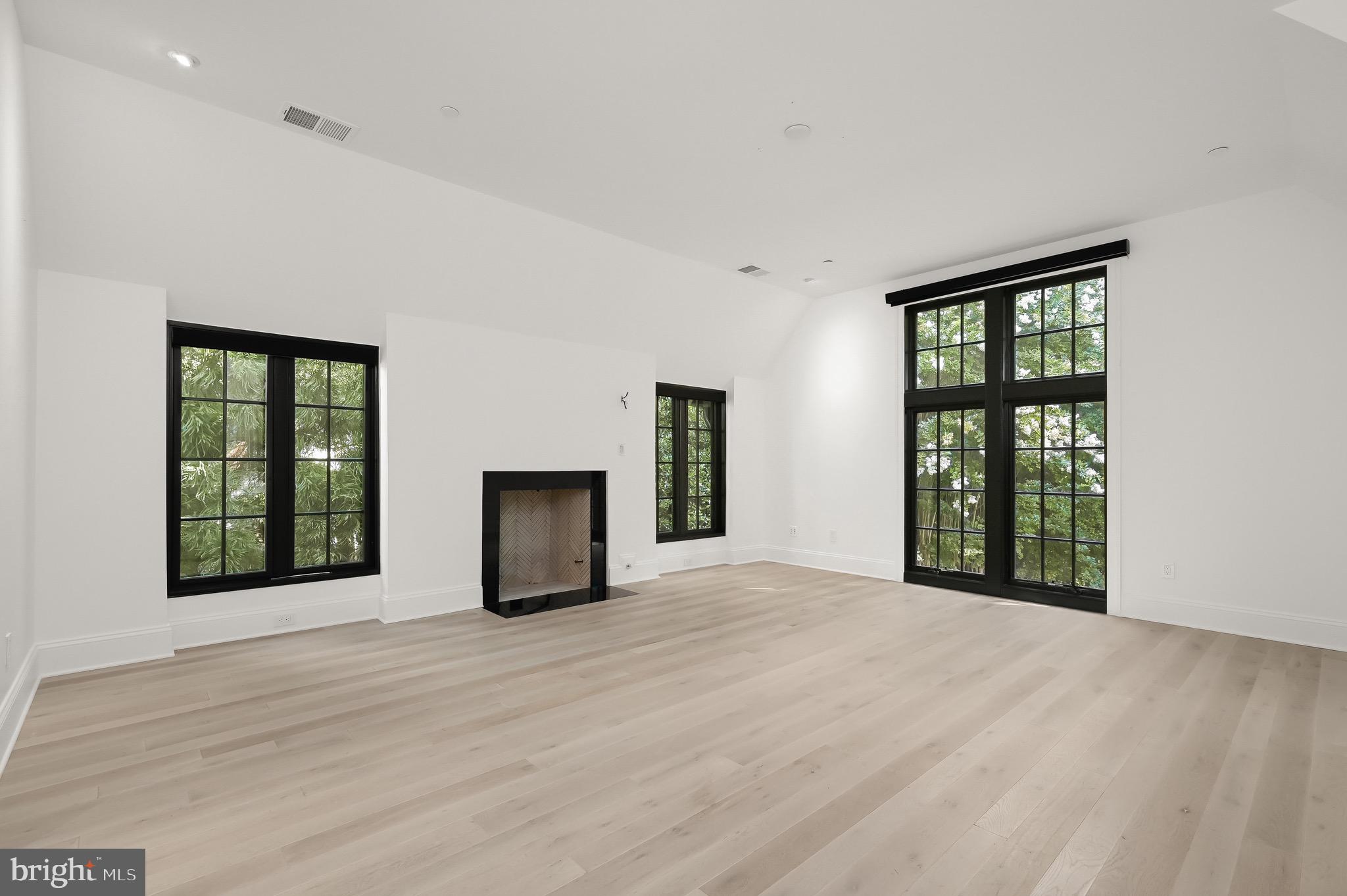 KENWOOD - Residential