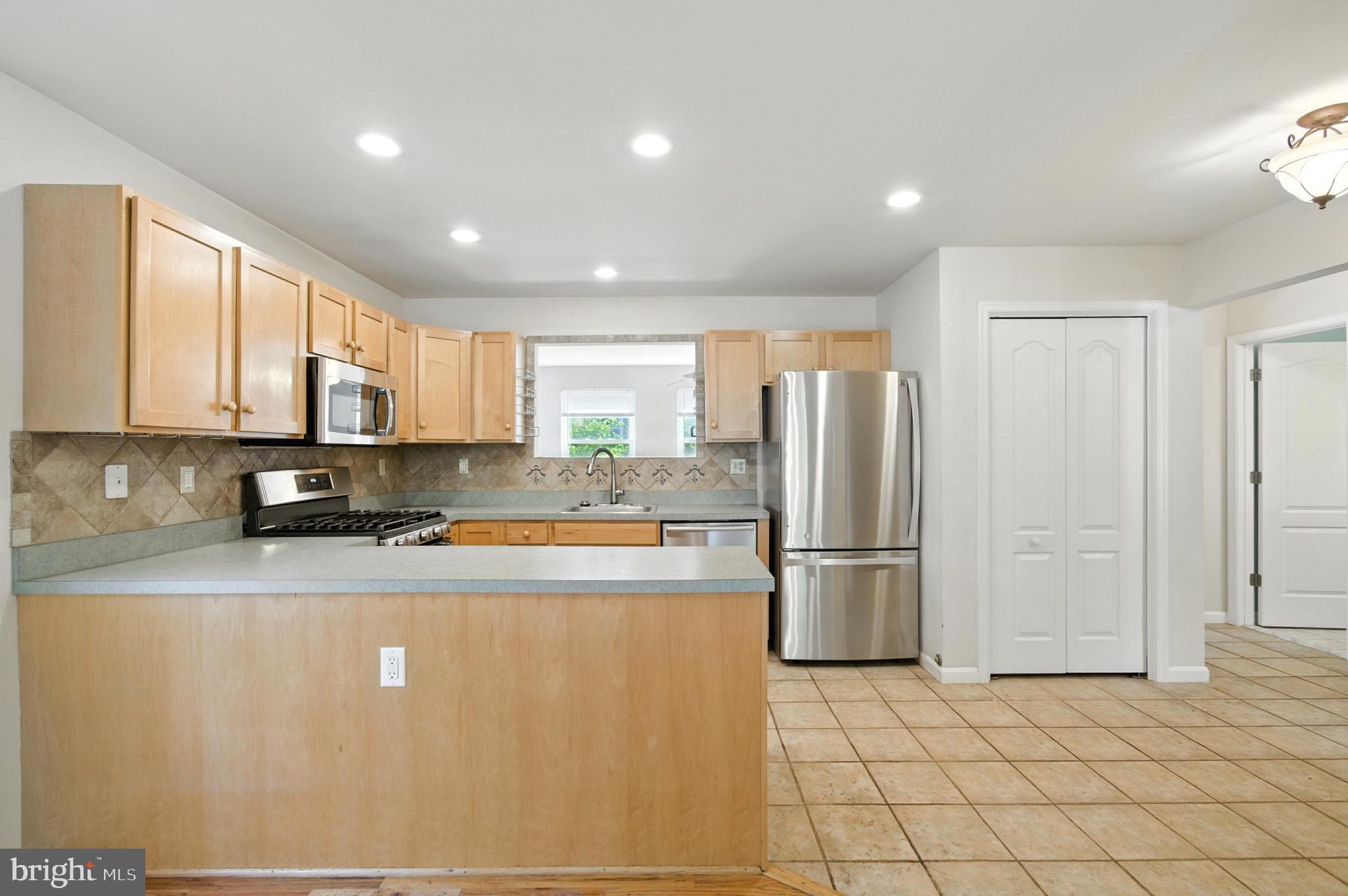 BAY HIGHLANDS - Residential Lease