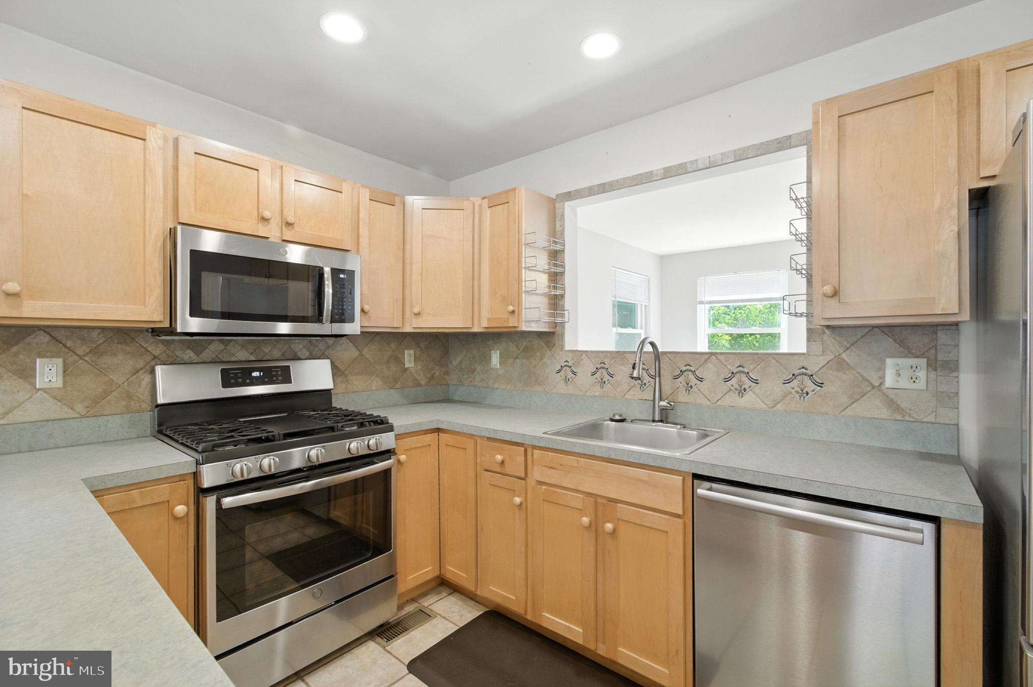 BAY HIGHLANDS - Residential Lease