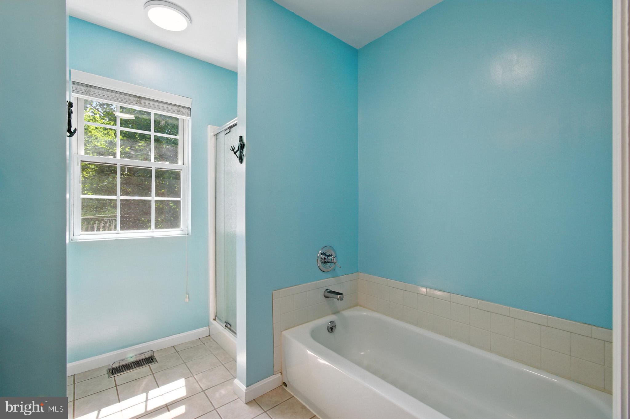 BAY HIGHLANDS - Residential Lease