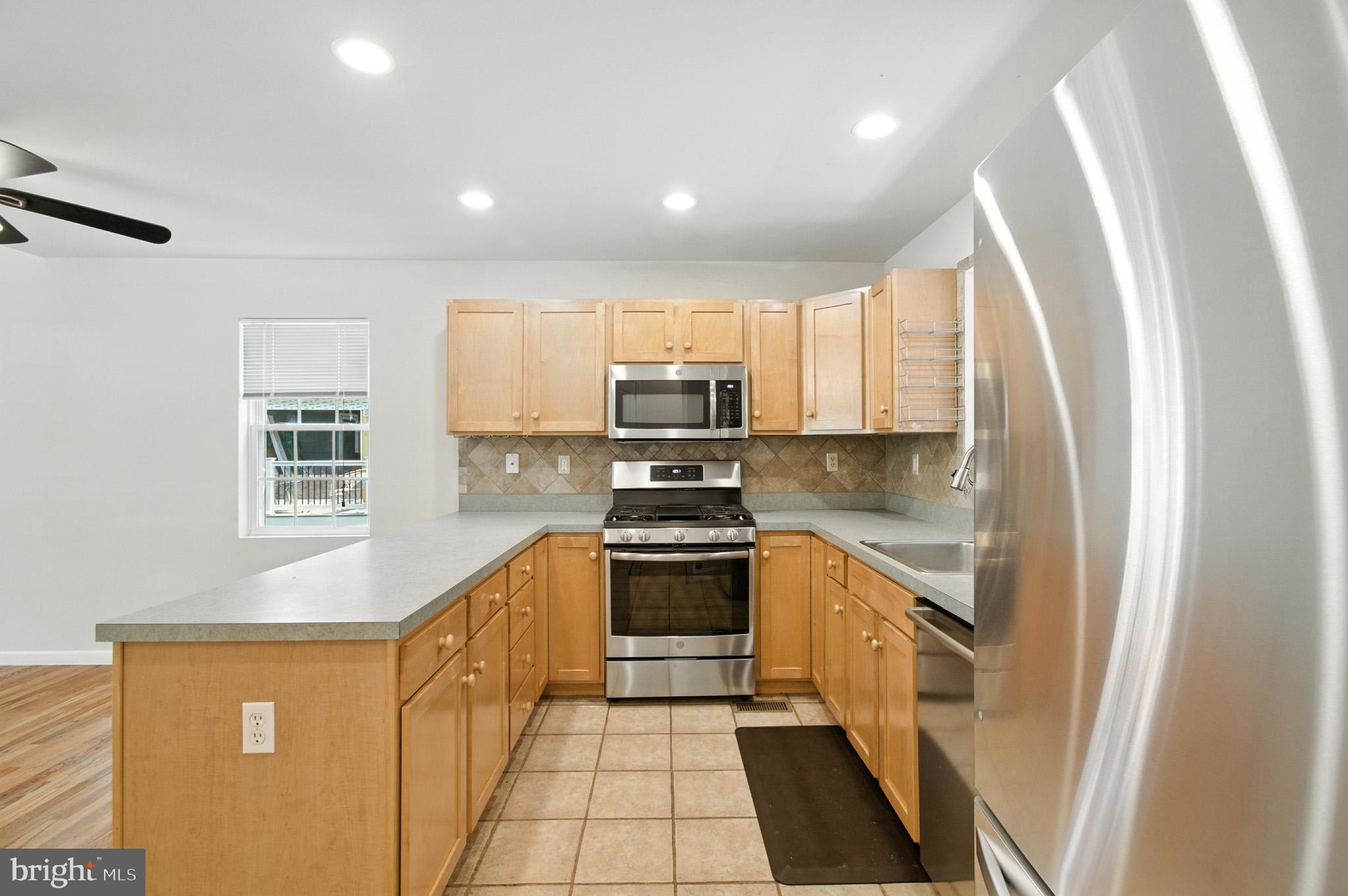 BAY HIGHLANDS - Residential Lease