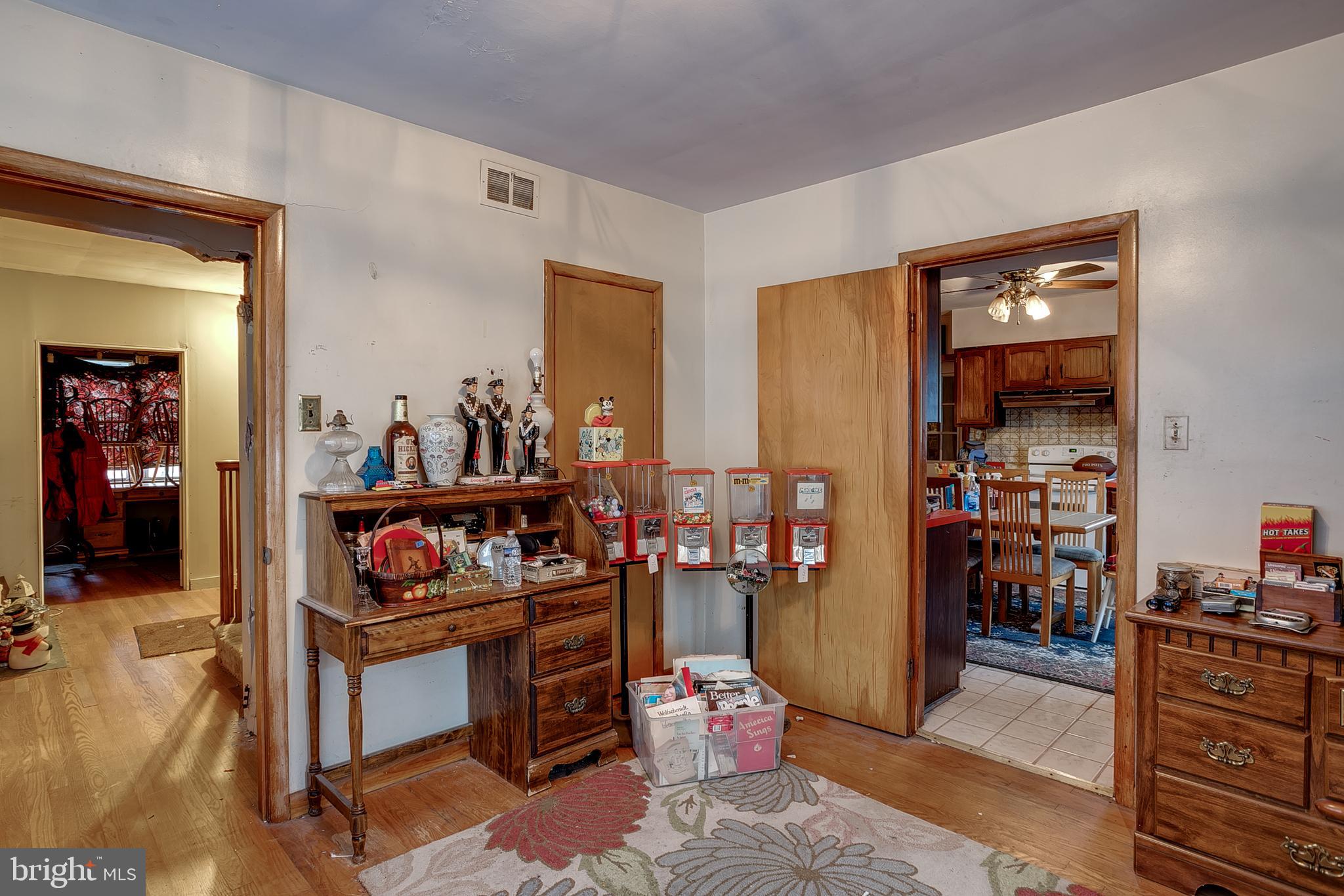 121 E LAFAYETTE AVENUE