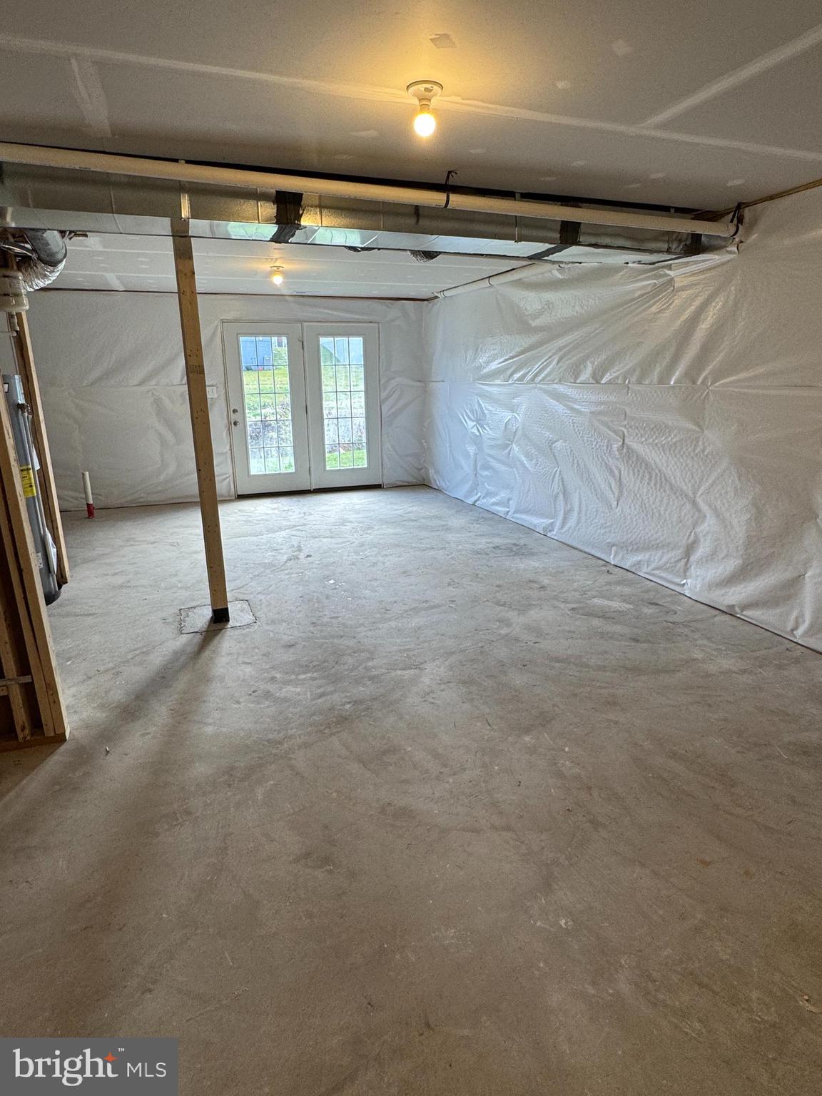 WHISPERING PINES - Residential Lease