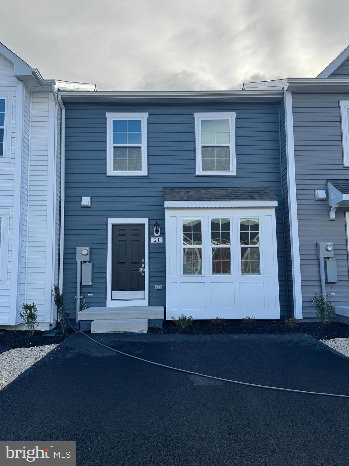 WHISPERING PINES - Residential Lease