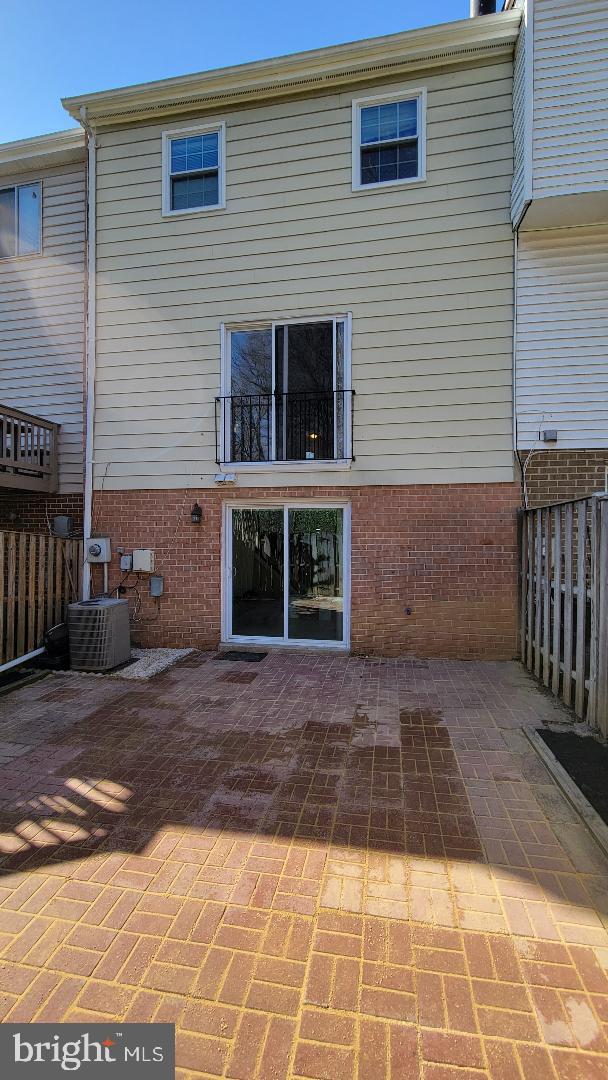 BURKE STATION SQUARE - Residential