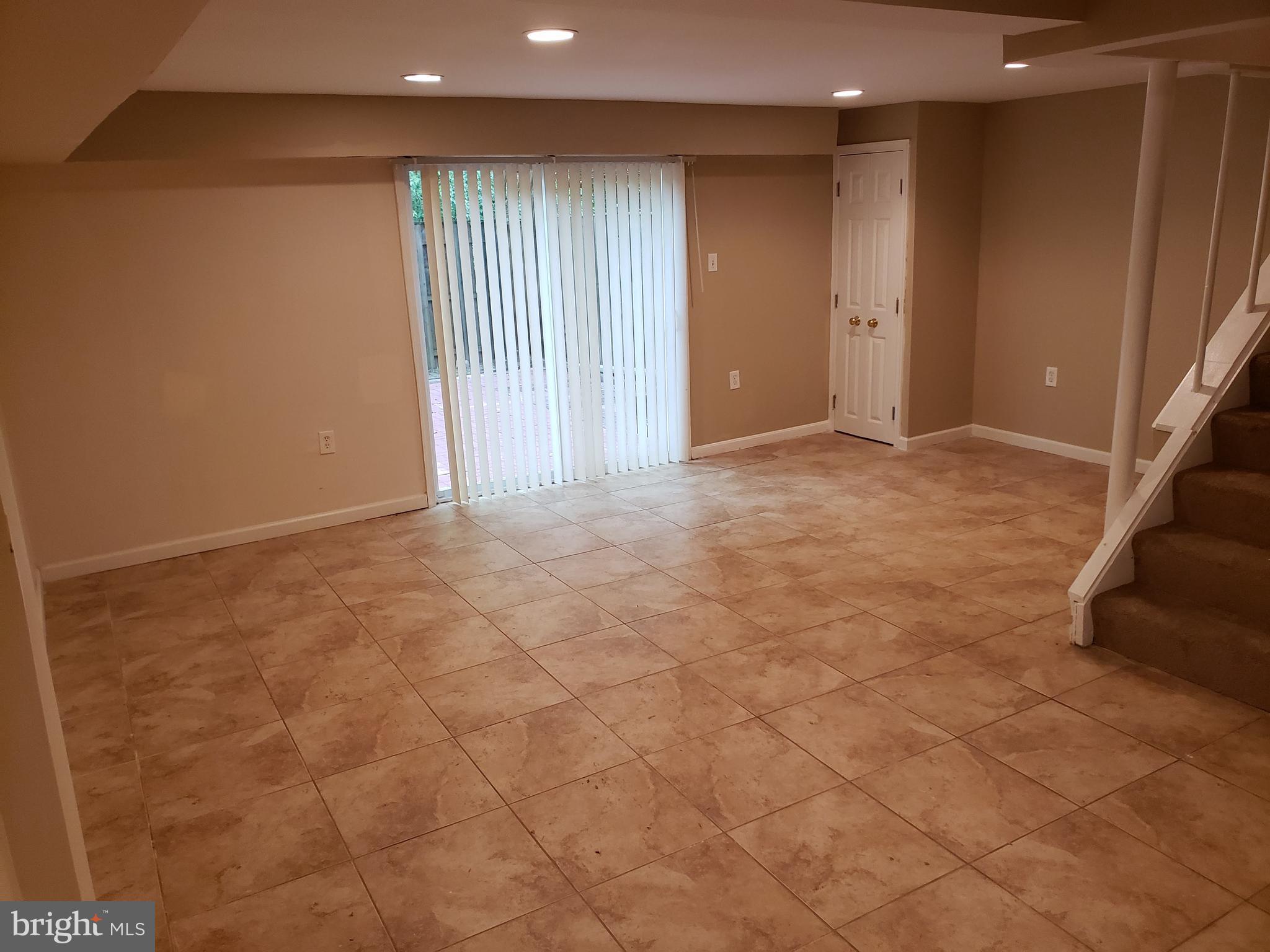 BURKE STATION SQUARE - Residential