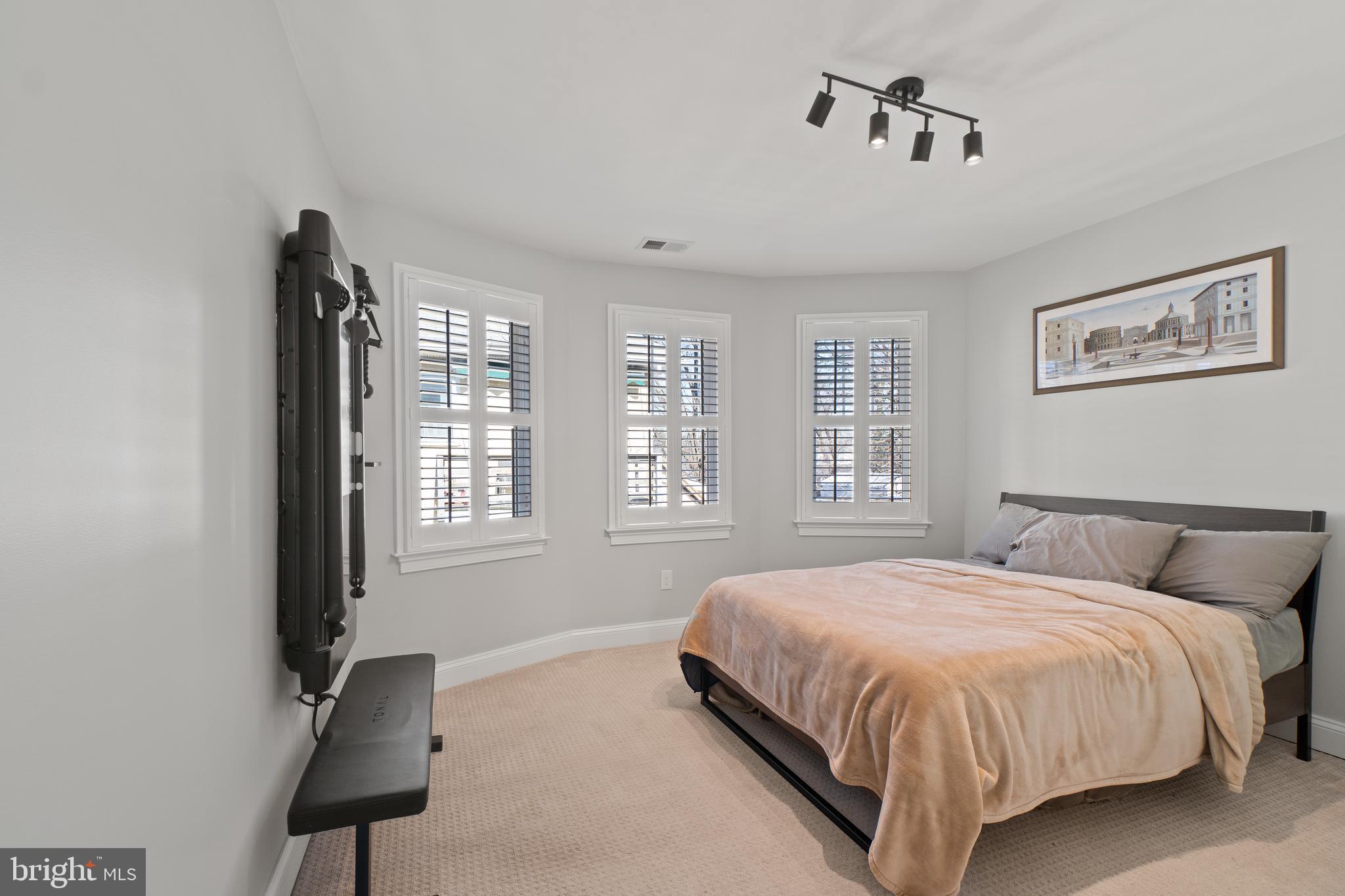 HOMEWOOD - Residential