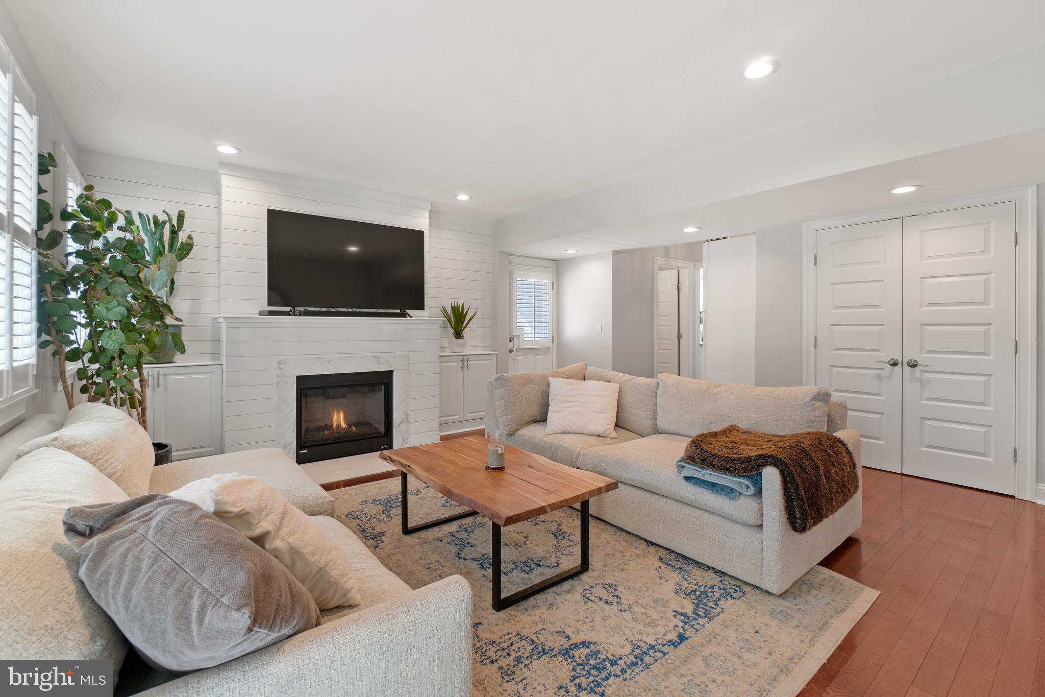 HOMEWOOD - Residential