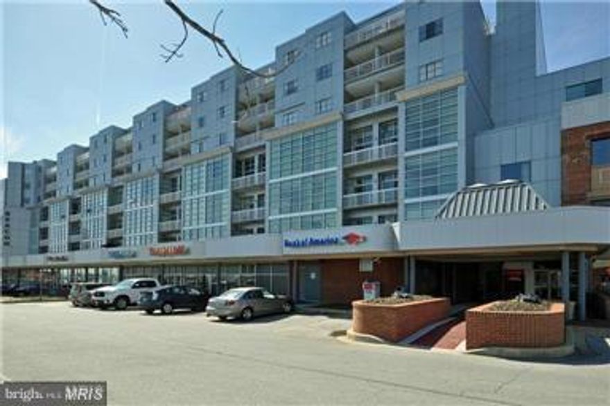 Located in heart of Canton waterfront contemporary building! 2B 2FB TOP FLOOR, LIGHT AND AIRY, BALCONY, 2 WALK-IN CLOSETS, WASHER AND DRYER, GRANITE COUNTERTOP OPEN KITCHEN-,NEWER STAINLESS STOVE, SPACIOUS BED,24/7 SECURITY, GARAGE, CLOSE TO JHH, I95, FELLS POINT, CANTON SQUARE,SAFEWAY,STARBUCK, PERFECT FOR ROOMATE, HARWOOD FLOOR,