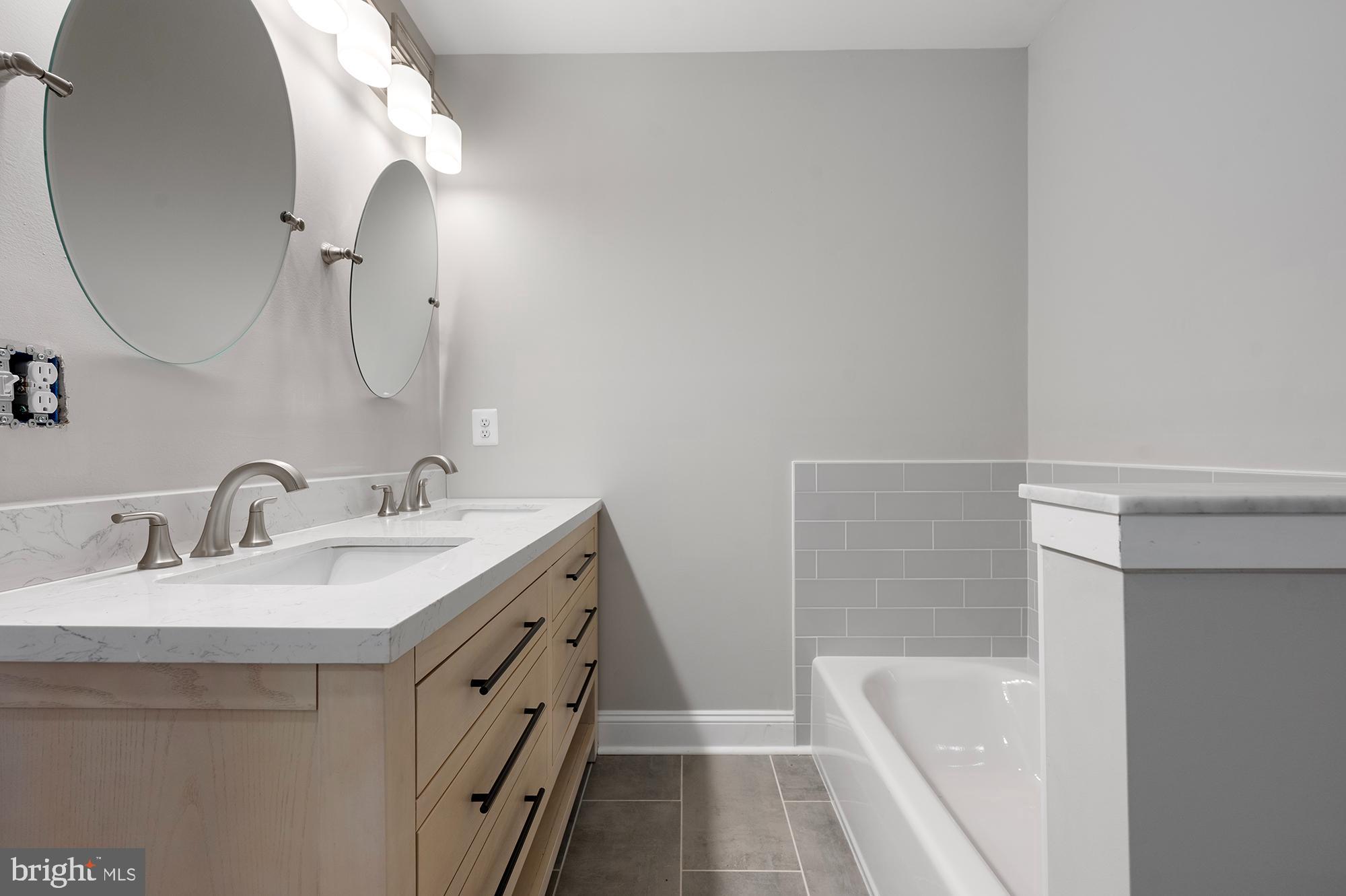 LOCUST POINT - Residential