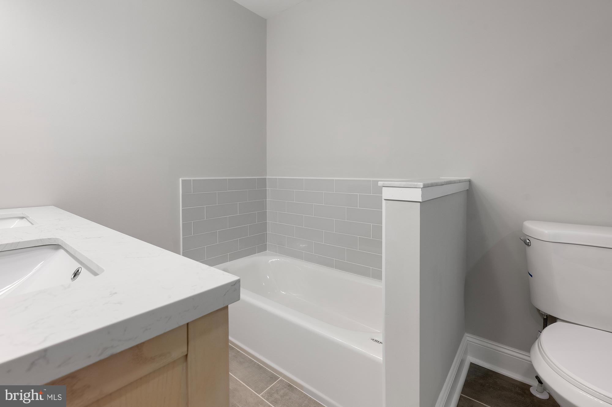 LOCUST POINT - Residential
