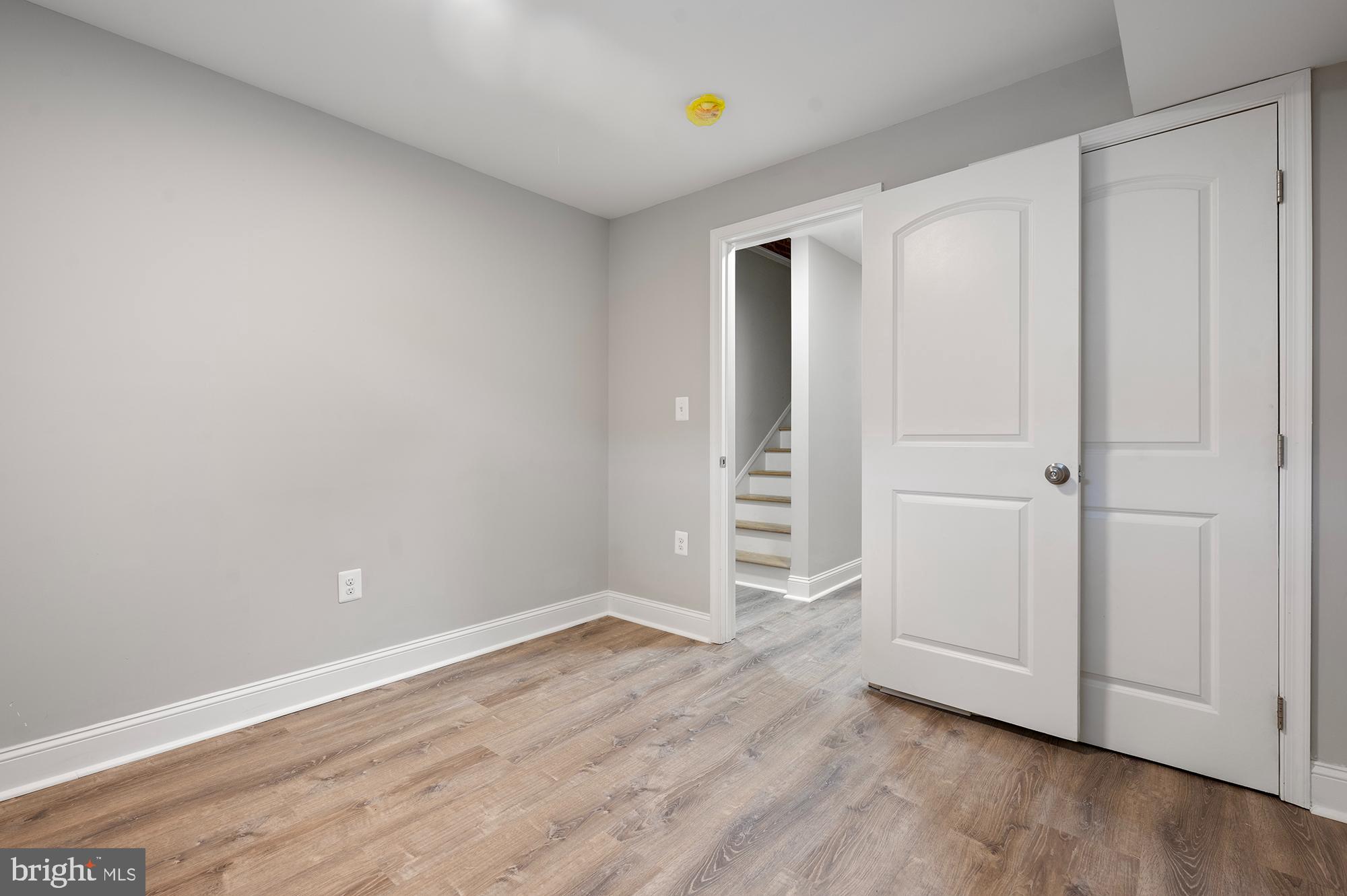 LOCUST POINT - Residential