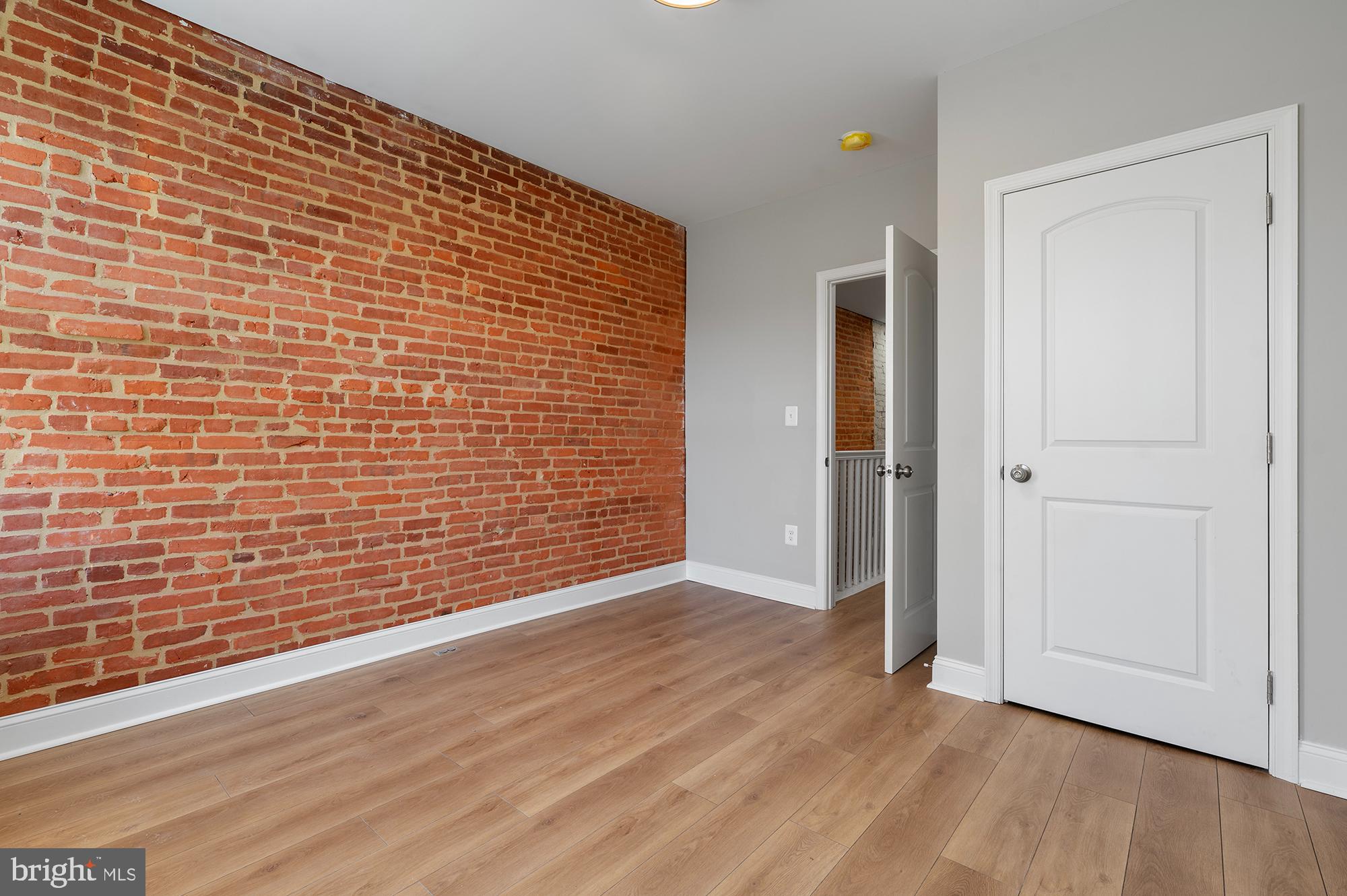 LOCUST POINT - Residential