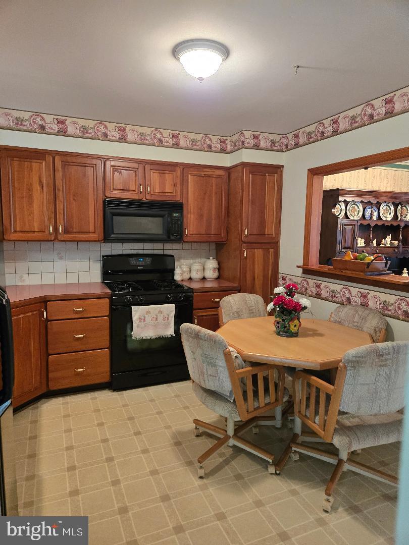 BROAD VIEW FARMS - Residential