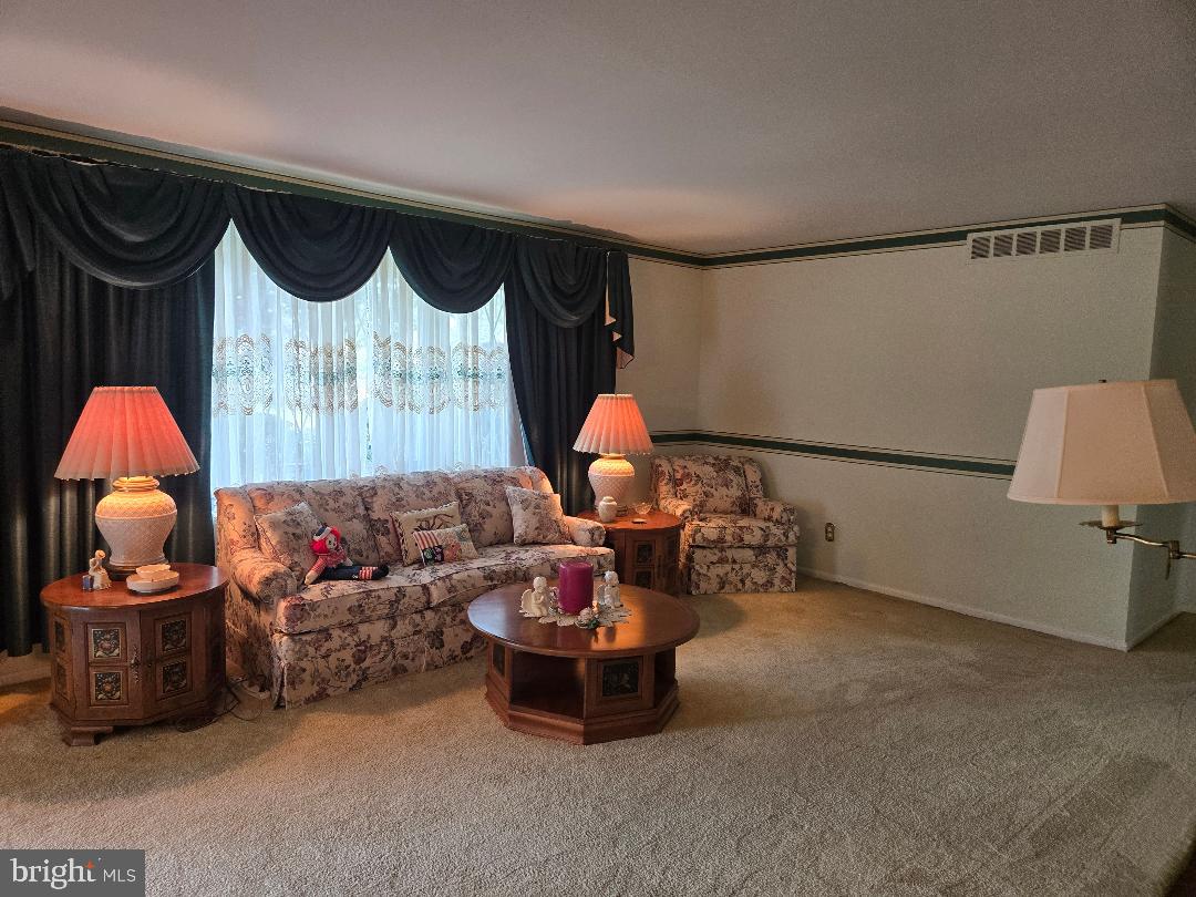 BROAD VIEW FARMS - Residential