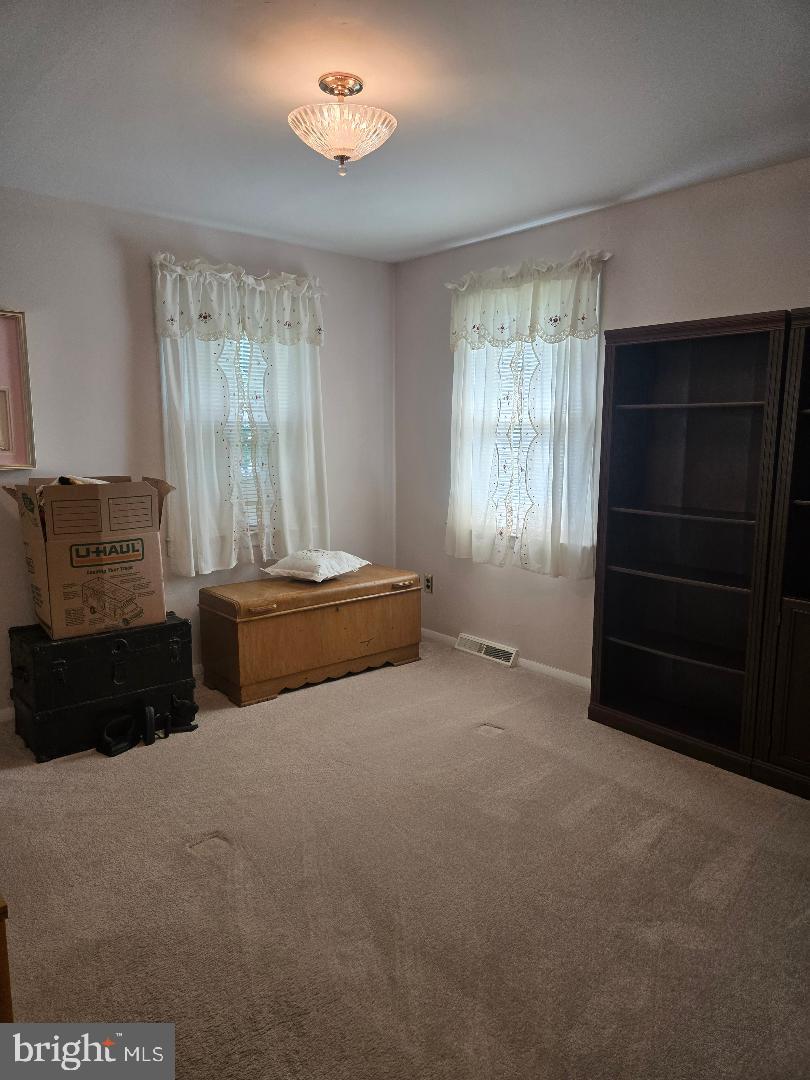 BROAD VIEW FARMS - Residential