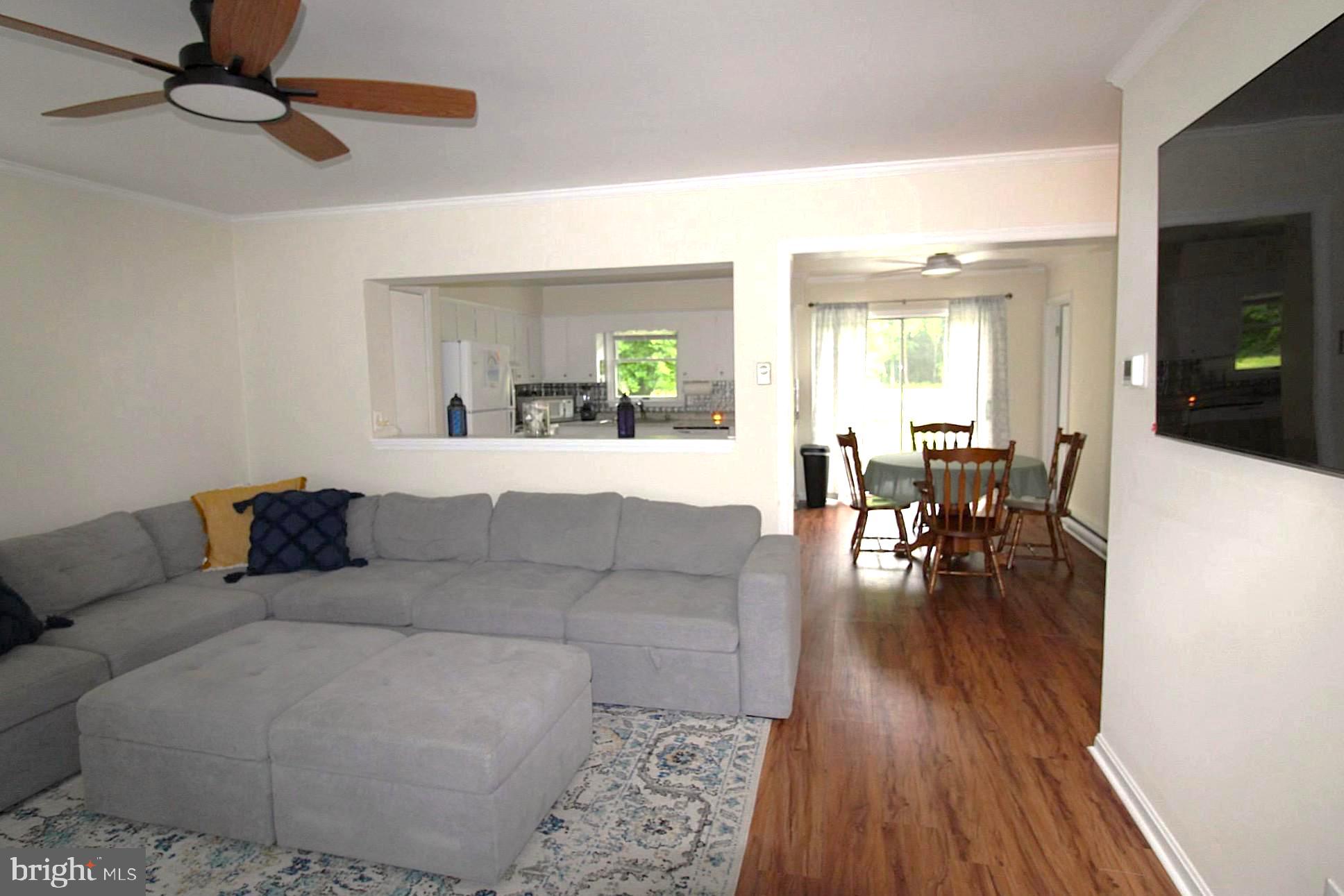 17 GREENRIDGE AVENUE
