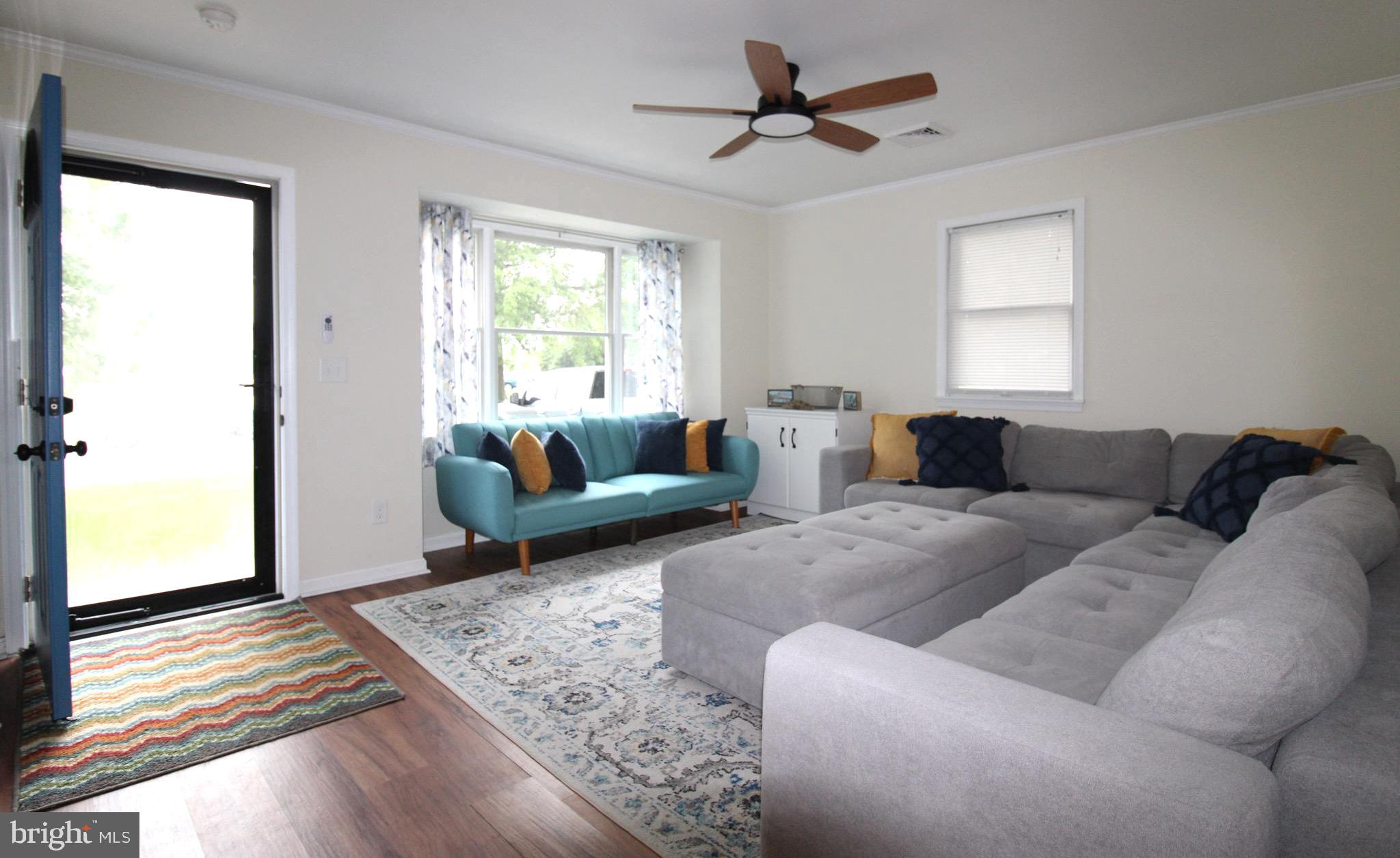 17 GREENRIDGE AVENUE