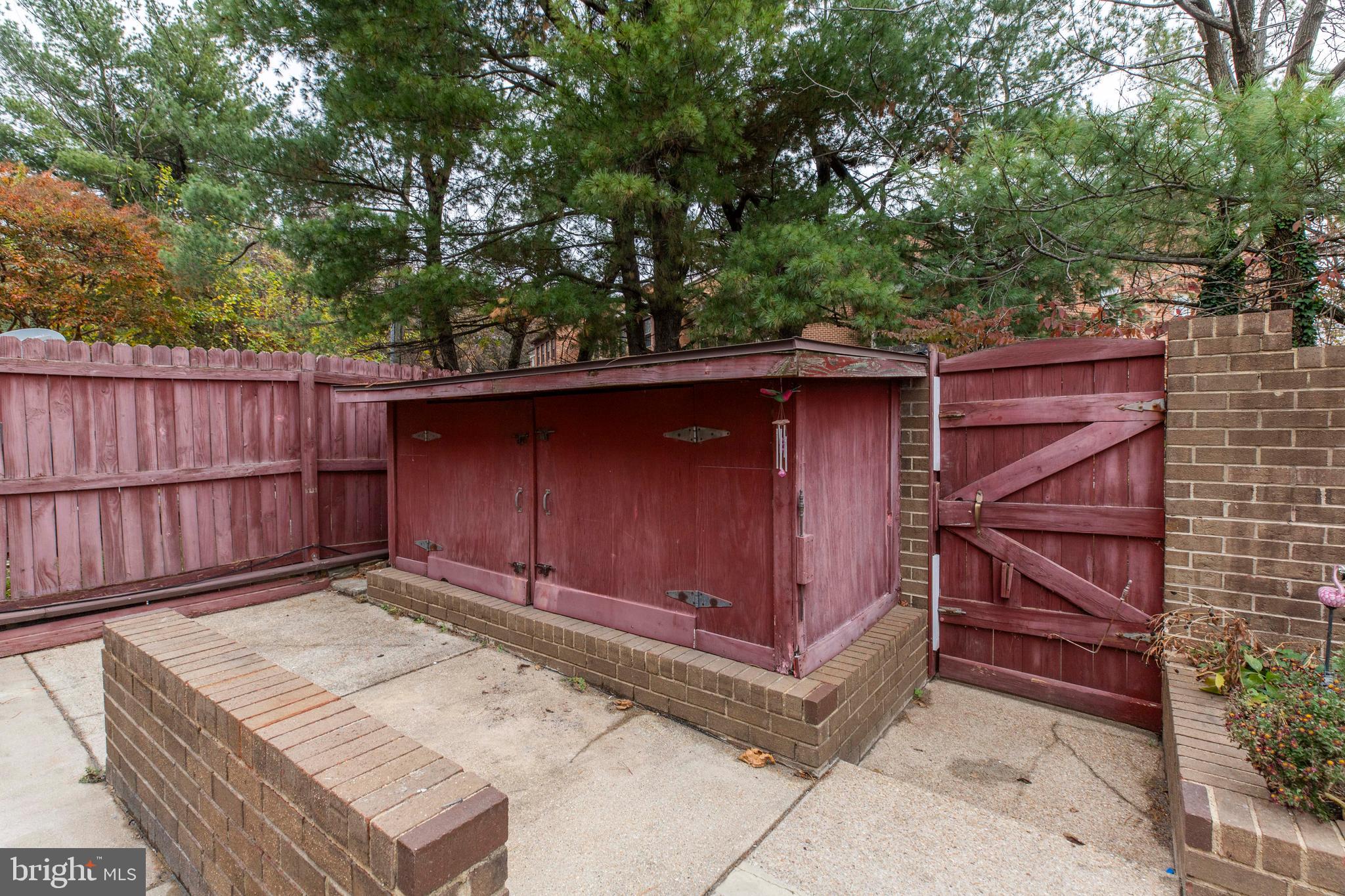 PINECREST HEIGHTS - Residential Lease