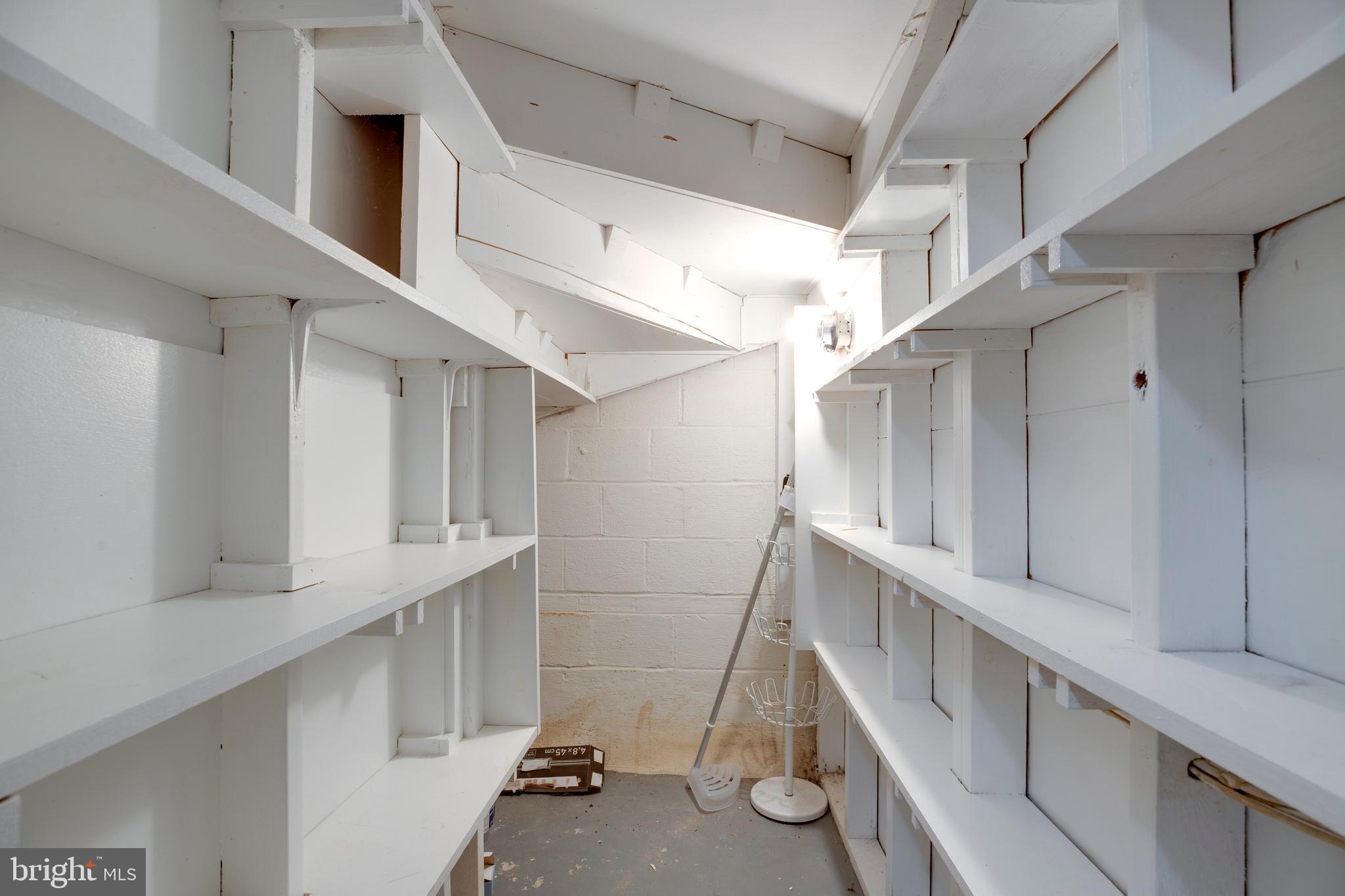 PINECREST HEIGHTS - Residential Lease