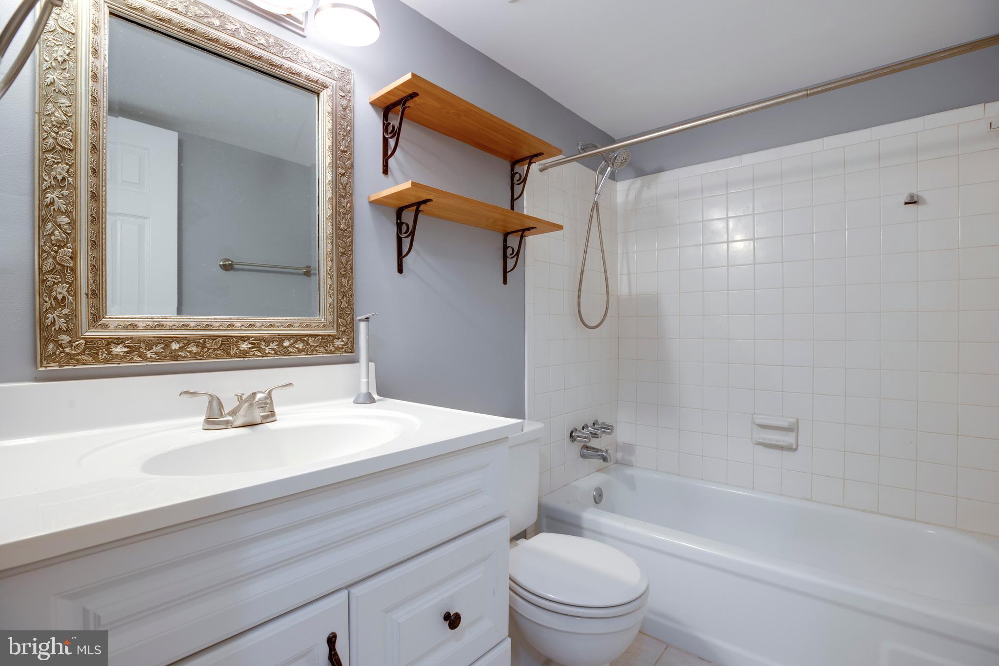 PINECREST HEIGHTS - Residential Lease