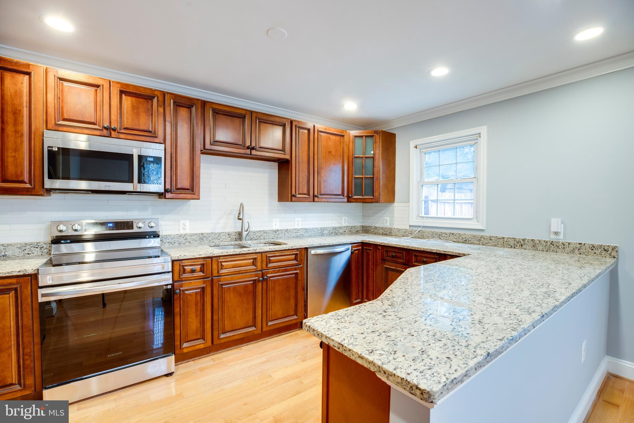 PINECREST HEIGHTS - Residential Lease