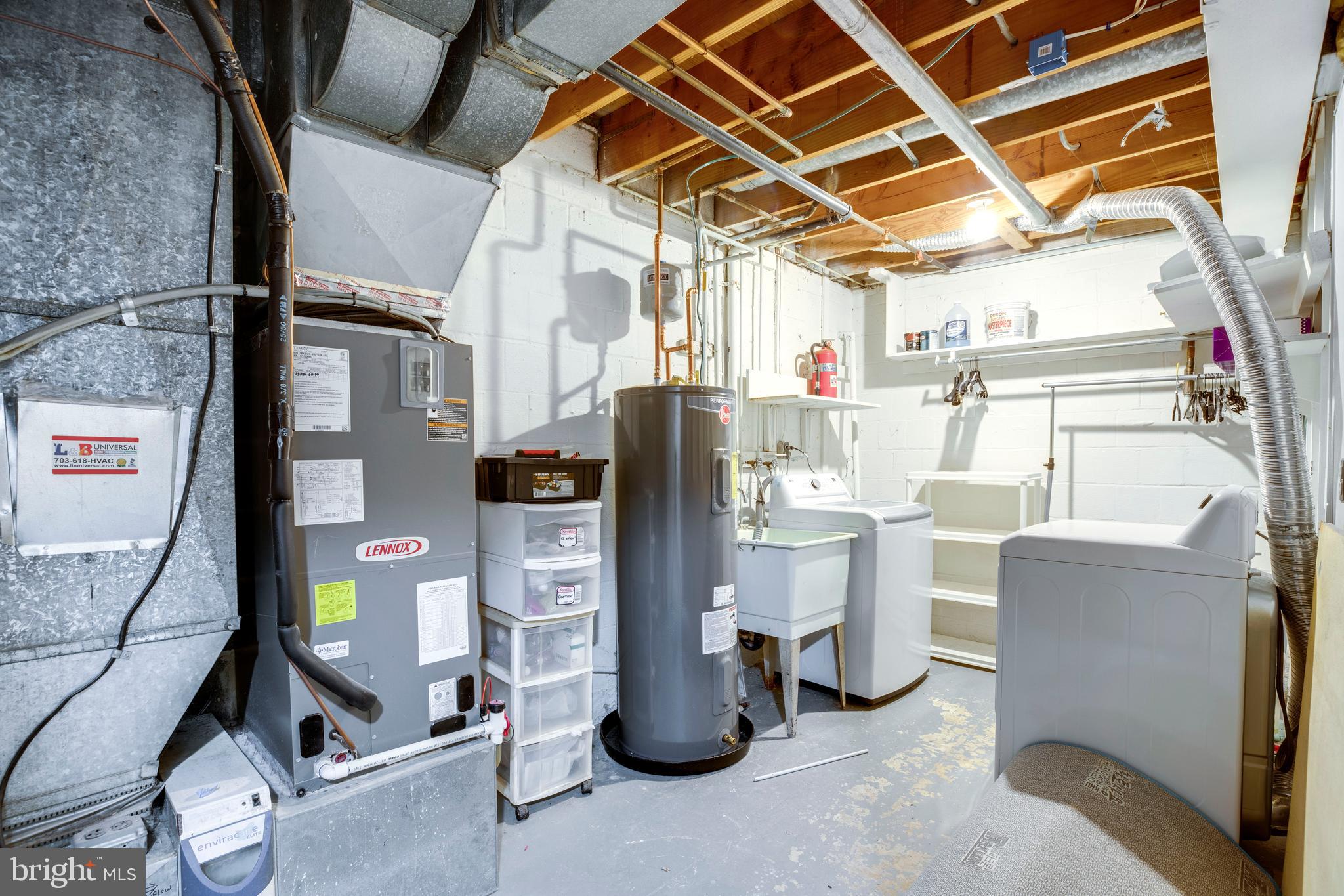 PINECREST HEIGHTS - Residential Lease