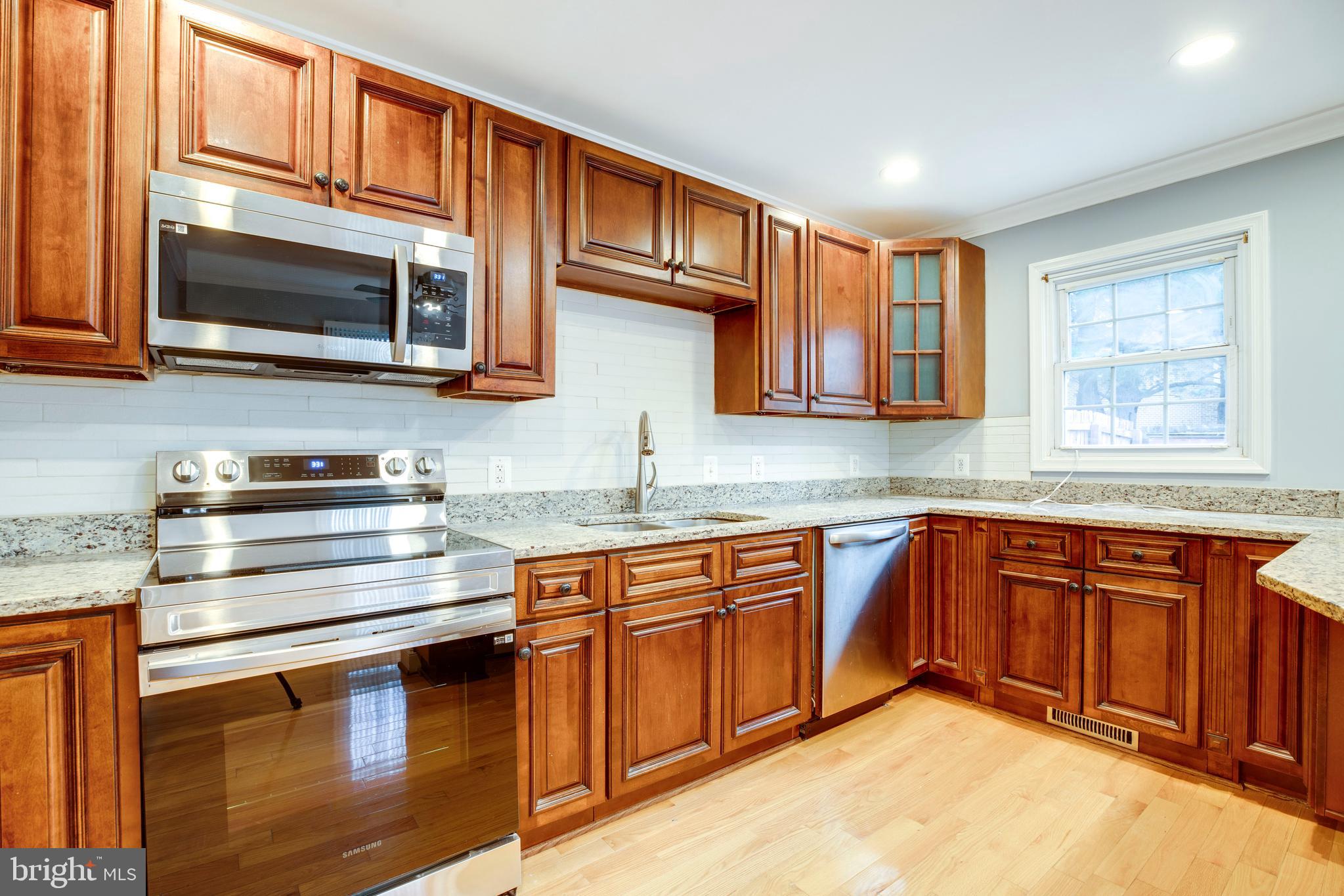 PINECREST HEIGHTS - Residential Lease